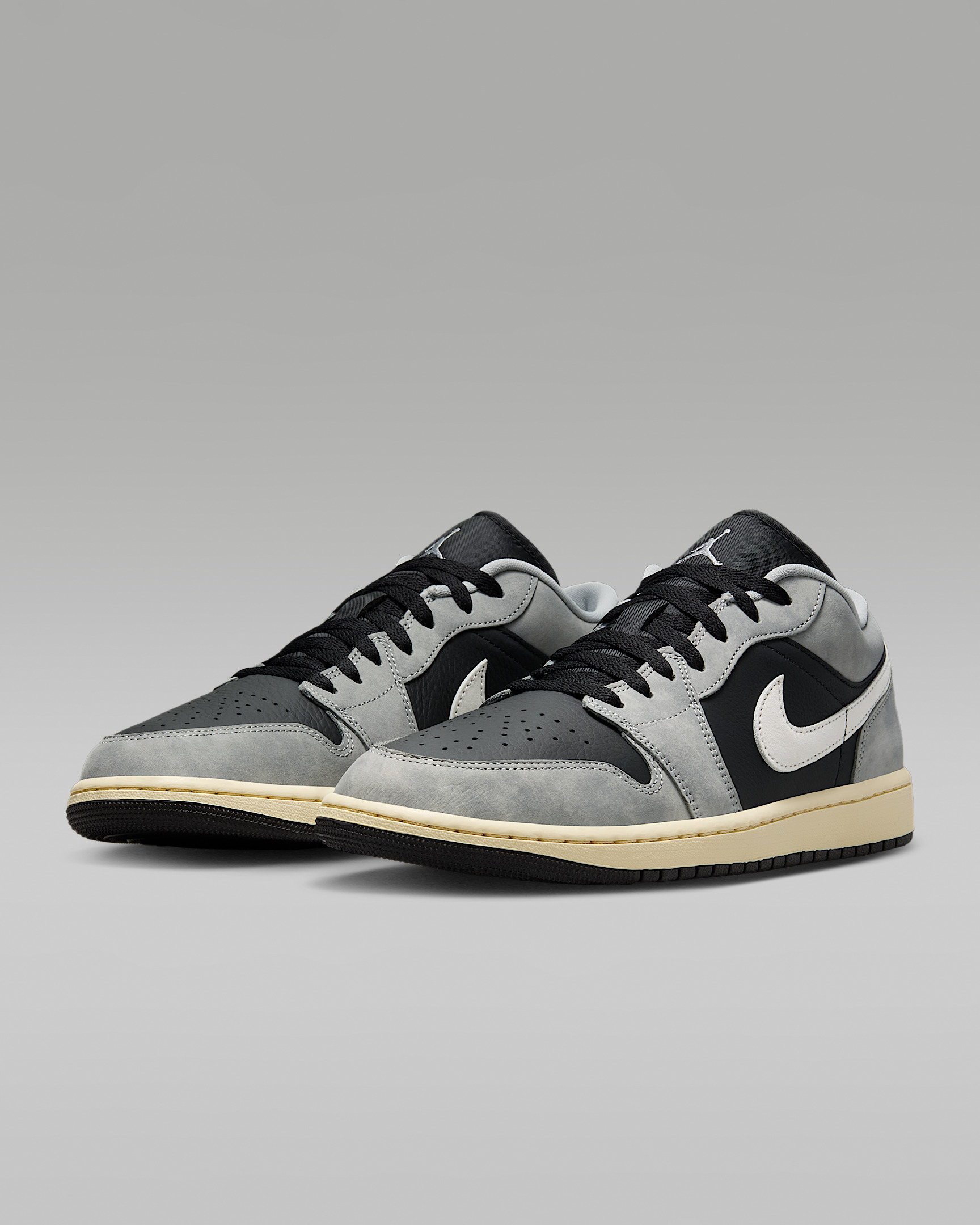 Air Jordan 1 Low SE Men's Shoes - 5