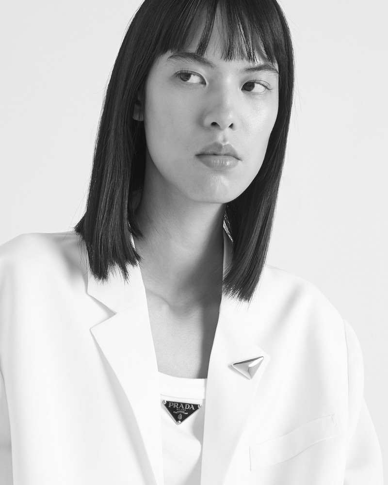 Eternal Gold small triangle brooch in pink gold 3