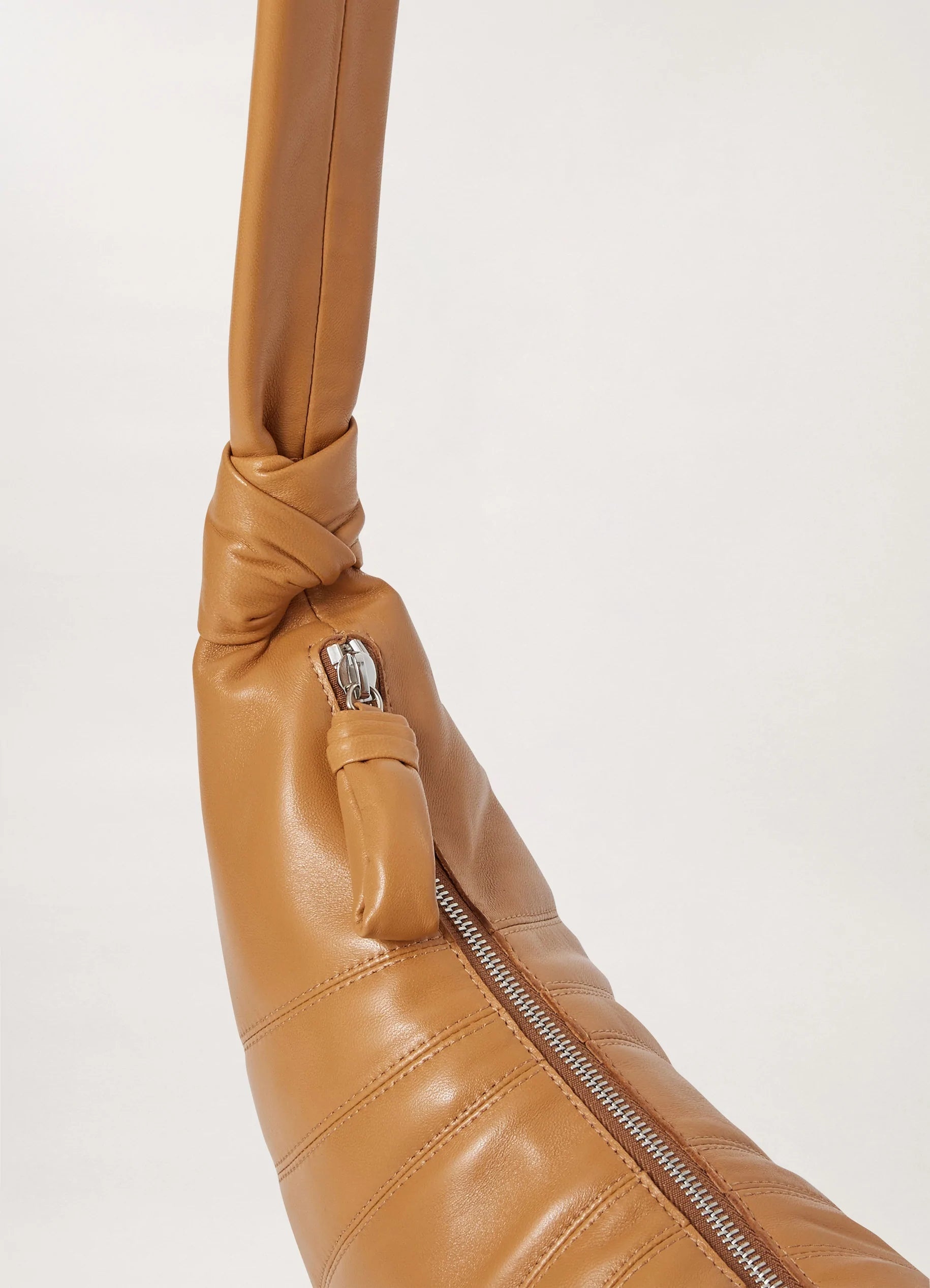 SMALL CROISSANT BAG
SOFT NAPPA LEATHER - 3