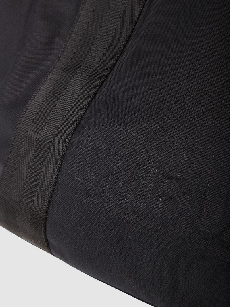 EMBOSS LOGO MAXI TOTE 5