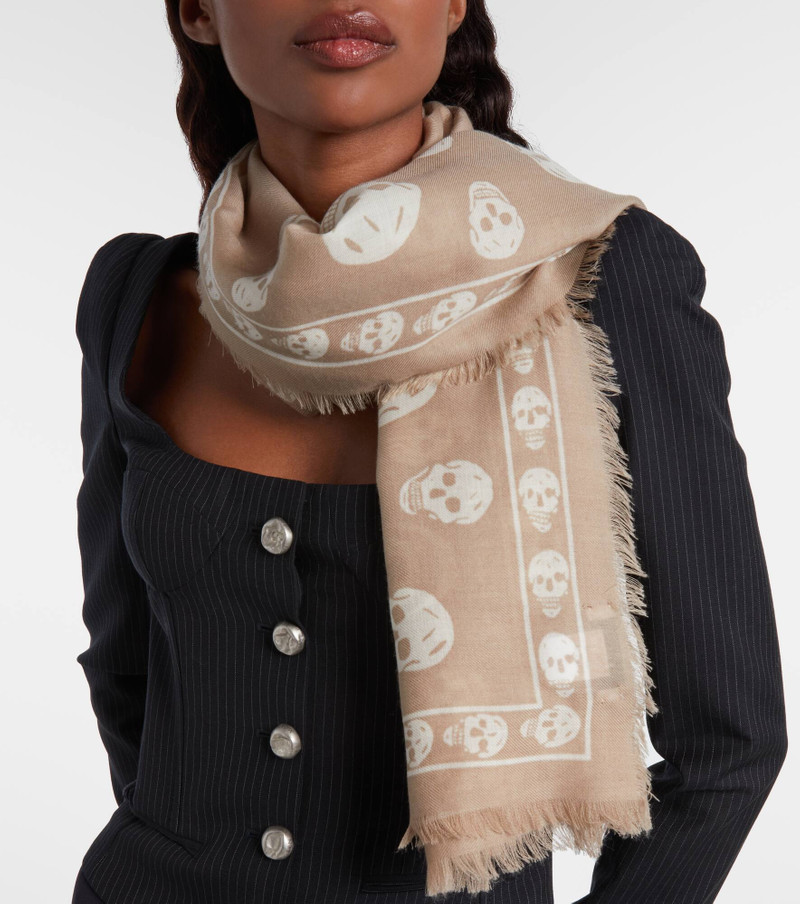 Skull wool scarf 3