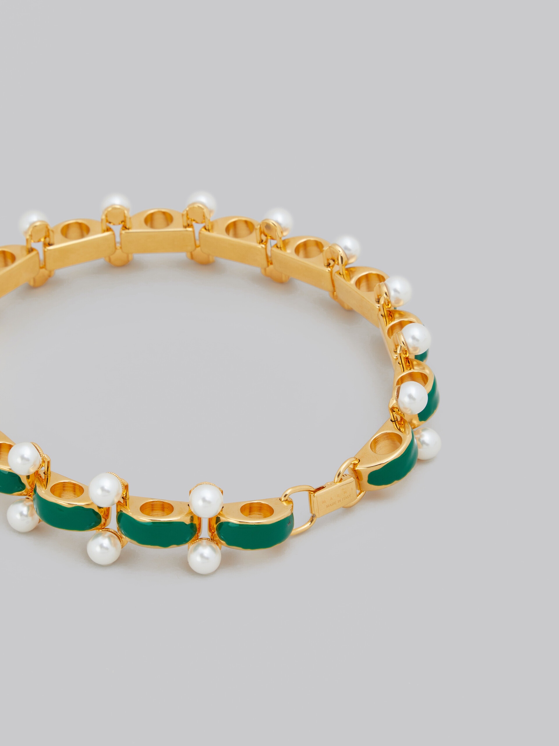 SCALLOPED CHOKER WITH PEARL DETAILS - 4