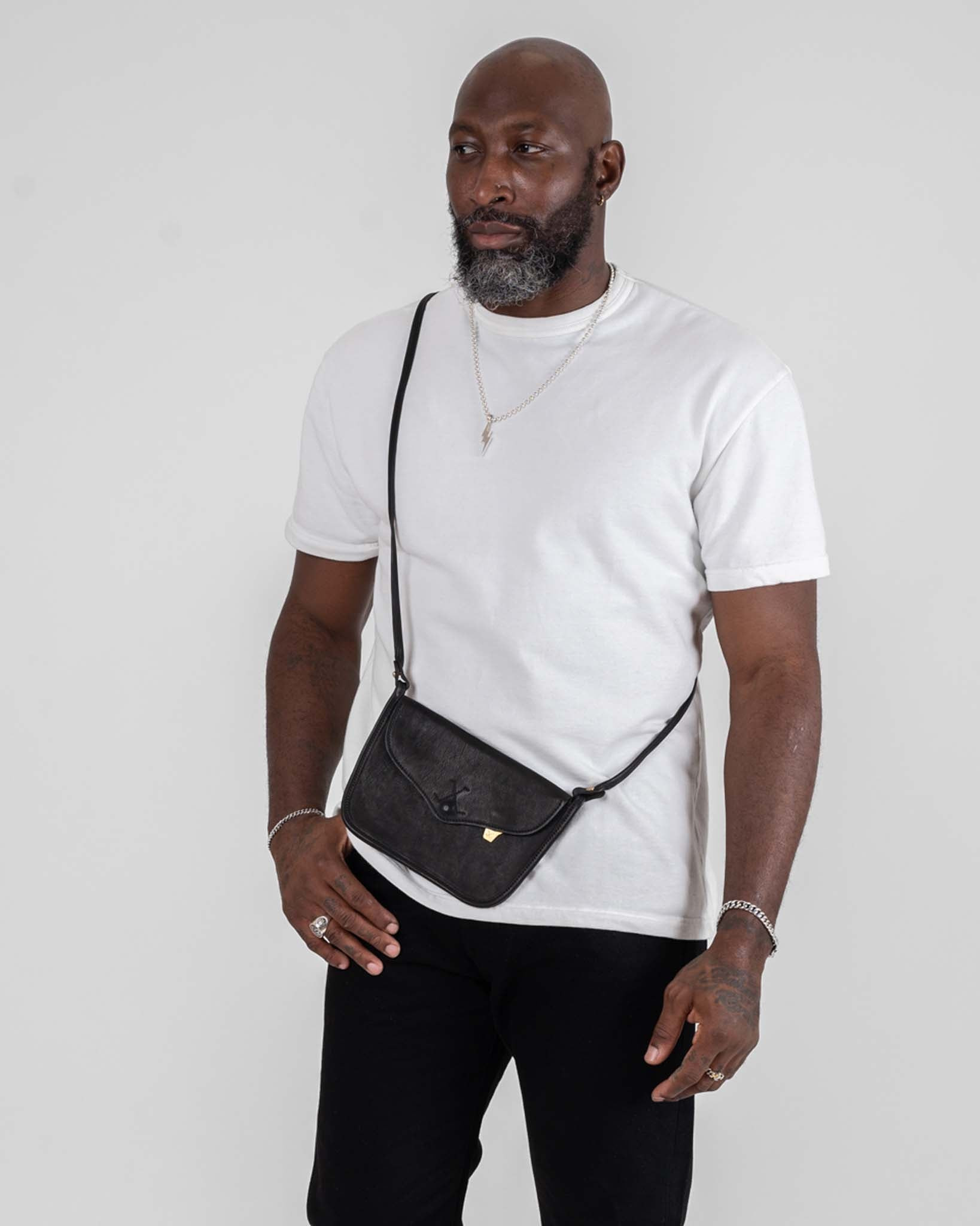 OGL-BV-TPW-HORSE-POCK-BAG-BLK OGL Brave Horsehide Pocket Bag - Black - 2