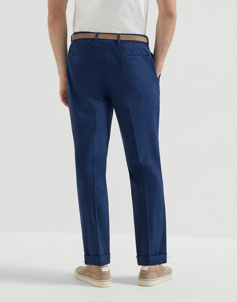 Garment-dyed trousers in twisted cotton gabardine with pleat 3