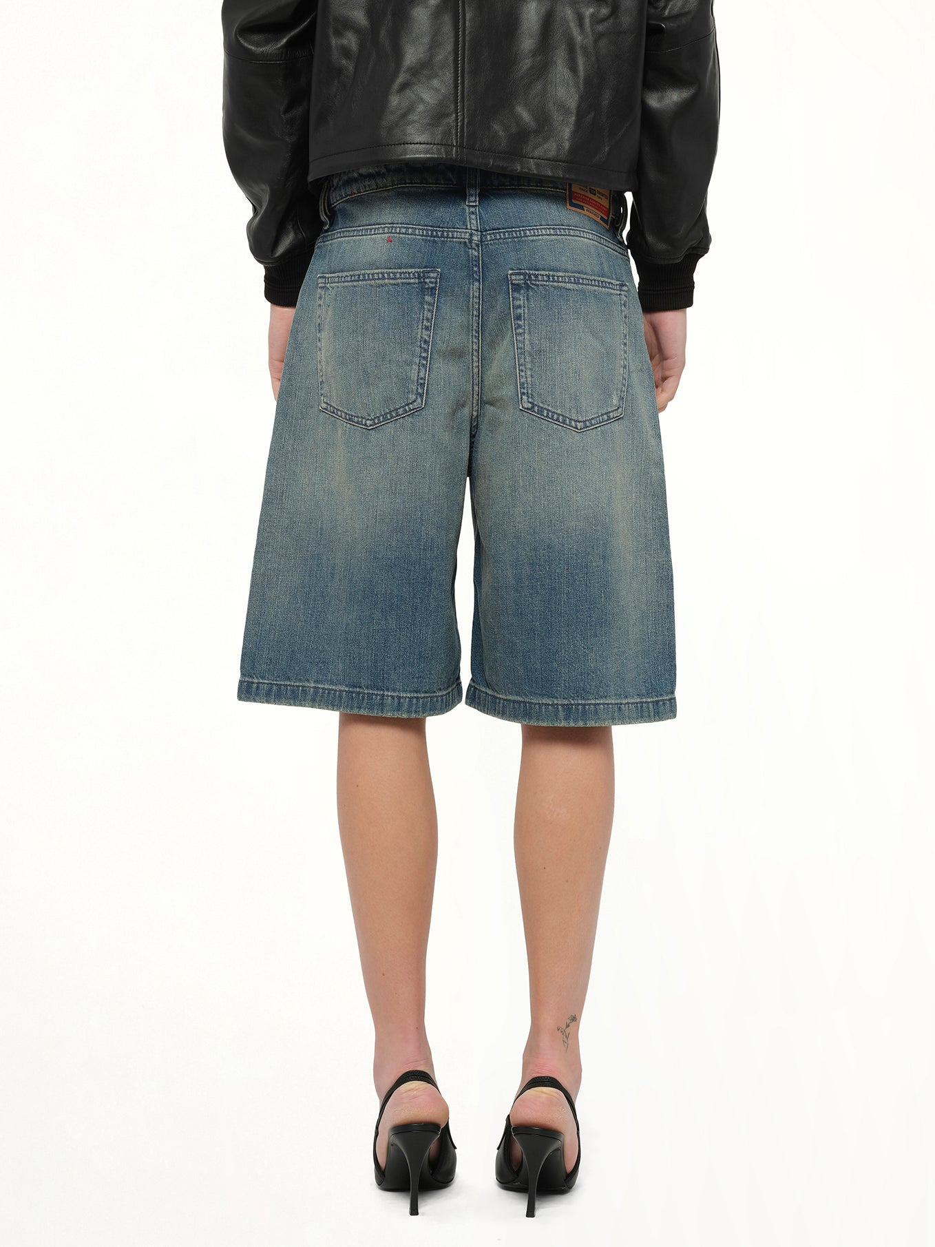 DE-SIRE-SHORT Denim Shorts in Light Blue - 5