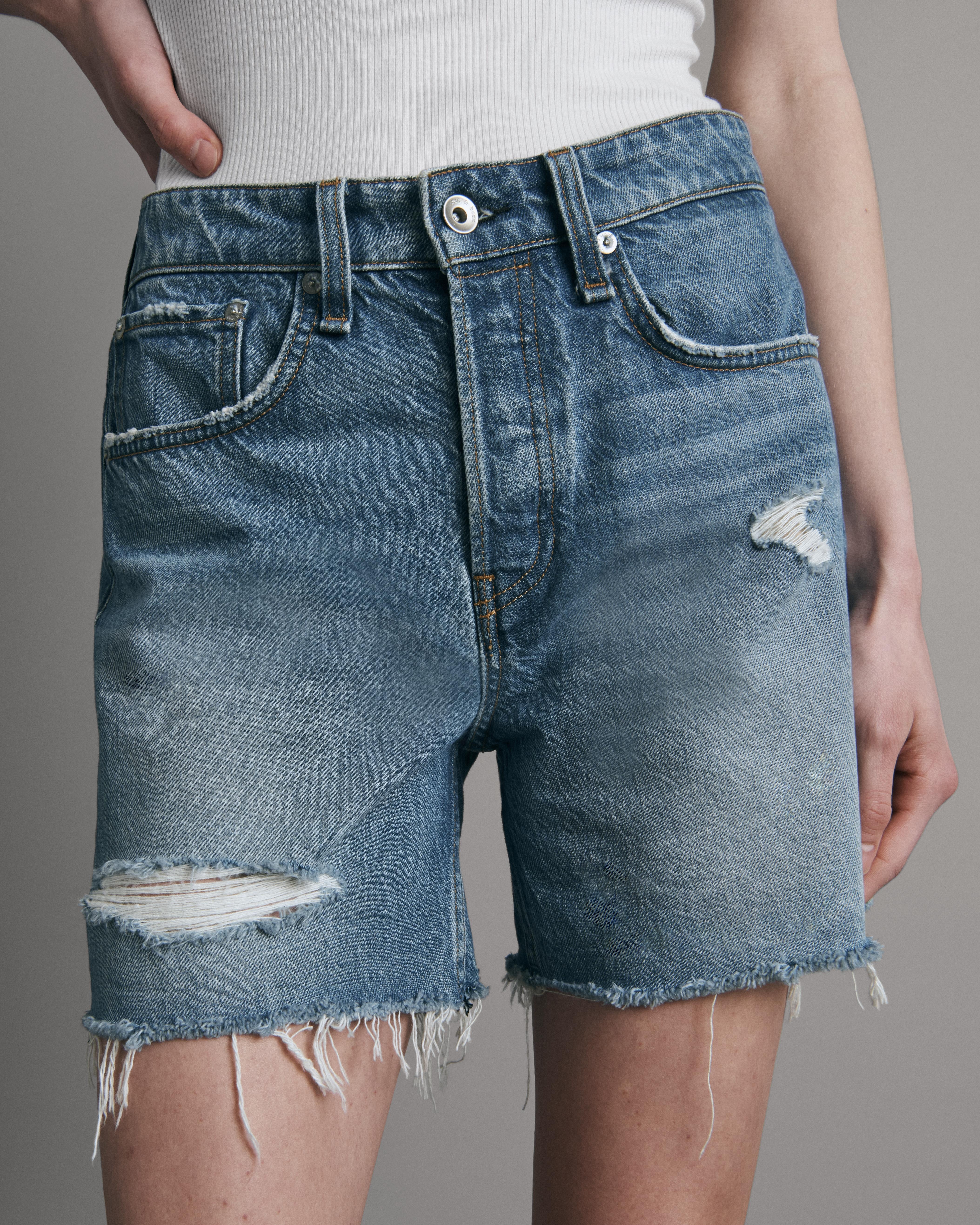Rosa Mid-Rise Boyfriend 5" Short - Hermosa
Relaxed Fit Mid Indigo Jean Short - 5