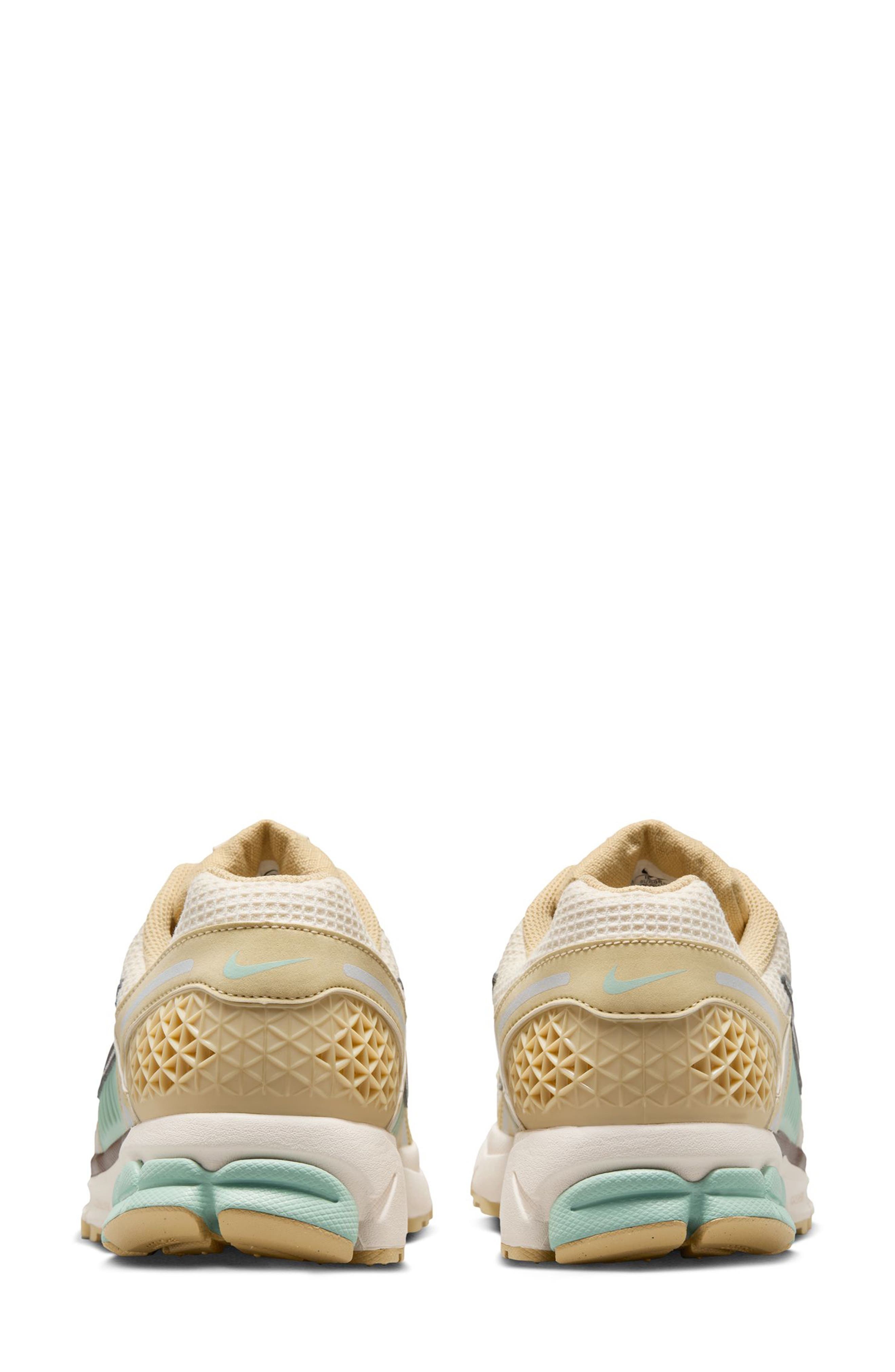 Nike Zoom Vomero 5 SE SP Sneaker in Team Gold/Ivory/Seafoam at Nordstrom - 5
