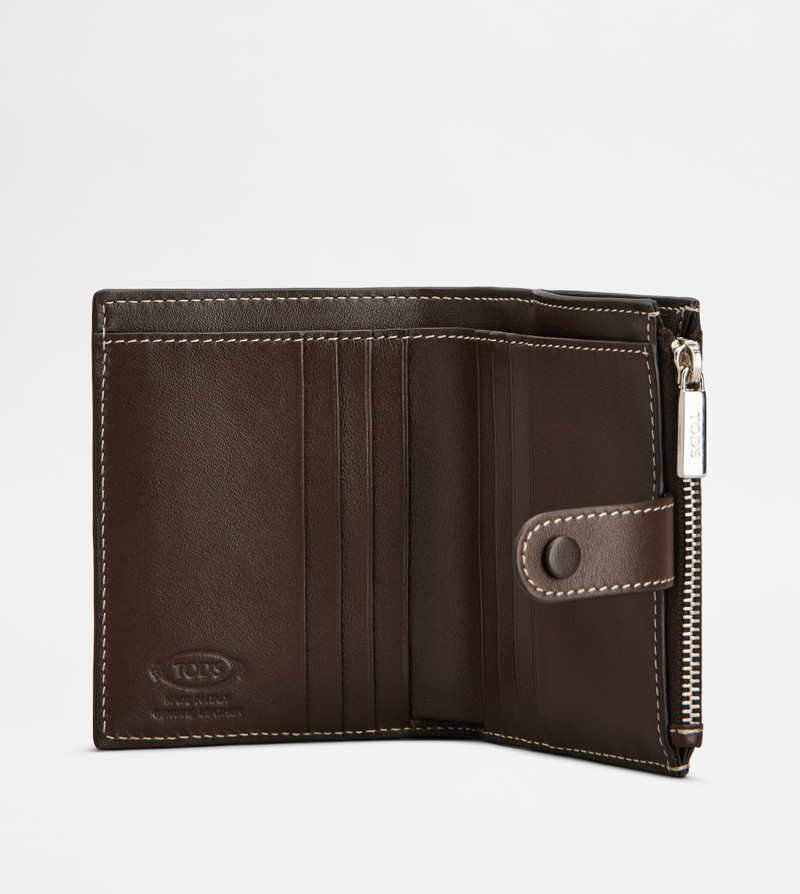 Tod's WALLET IN LEATHER - BROWN outlook