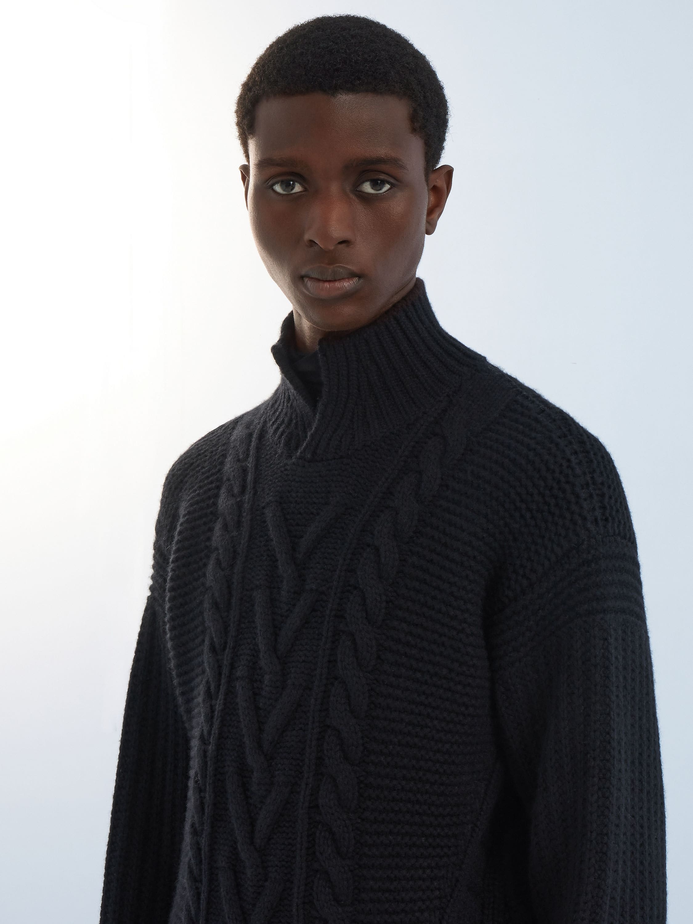 BLACK OASI CASHMERE HIGH NECK - 4