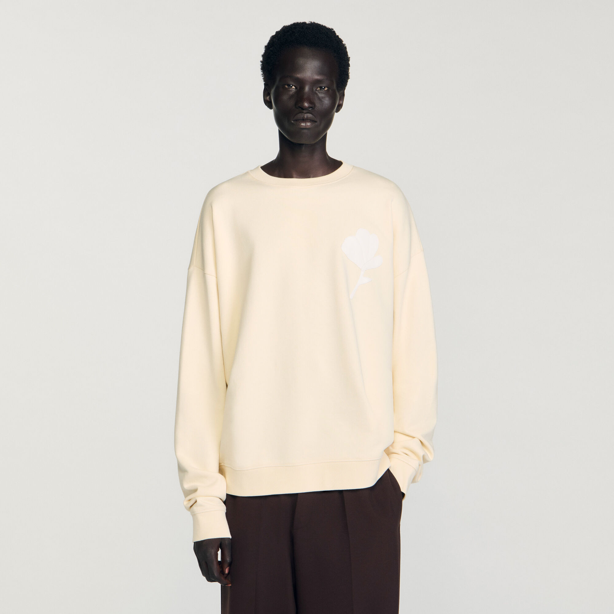SWEATSHIRT WITH FLOWER PATCH - 4