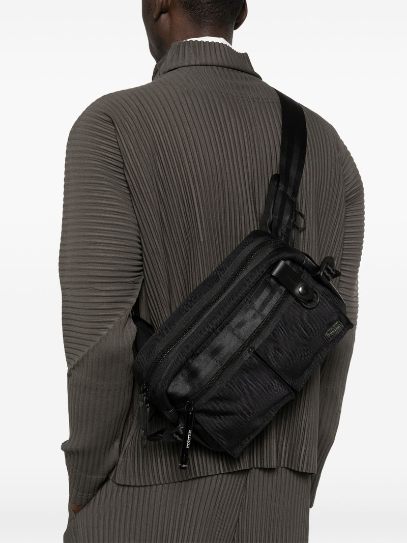 PORTER Heat zip messenger bag outlook