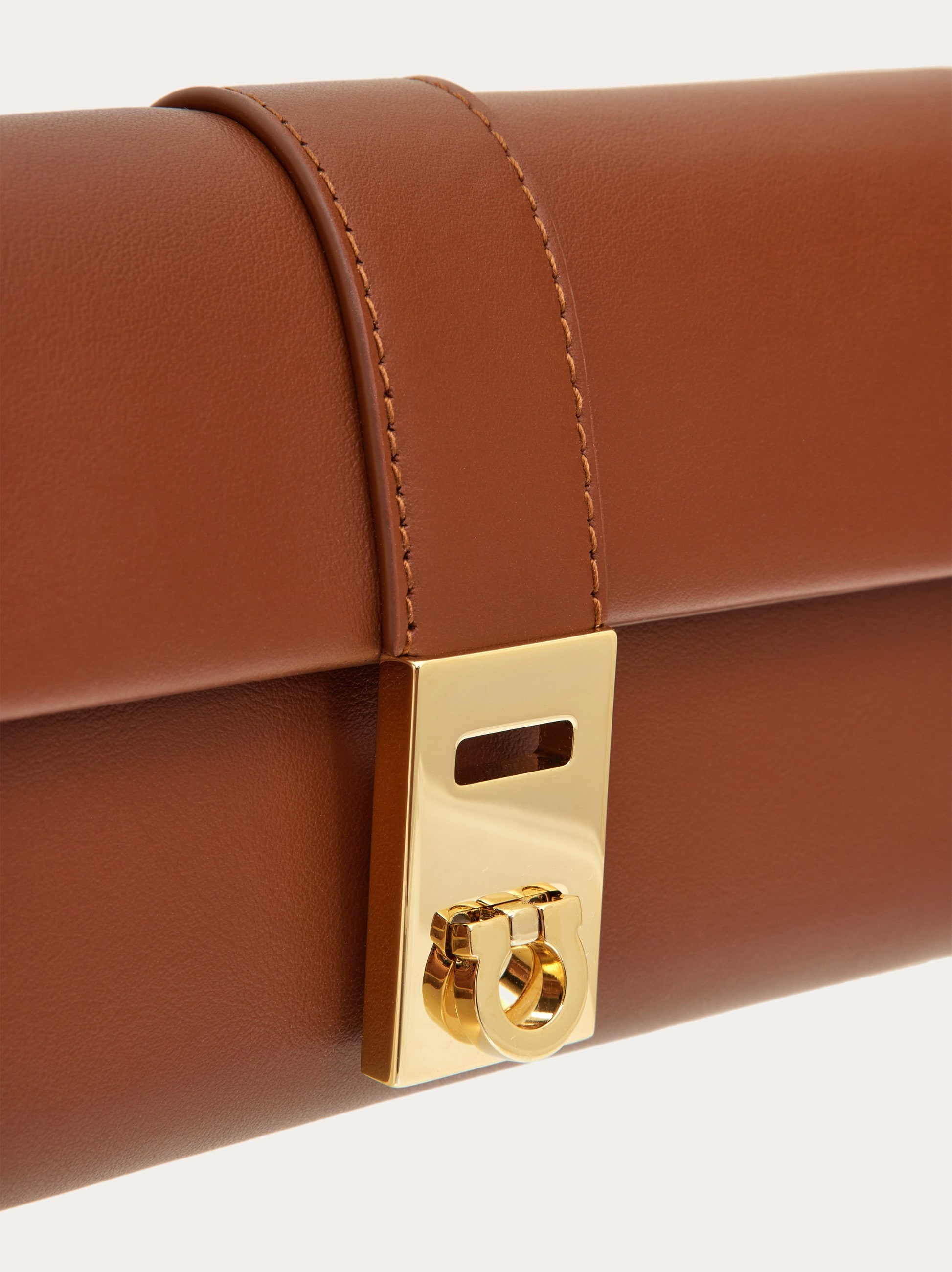 Hug wallet with strap - 5