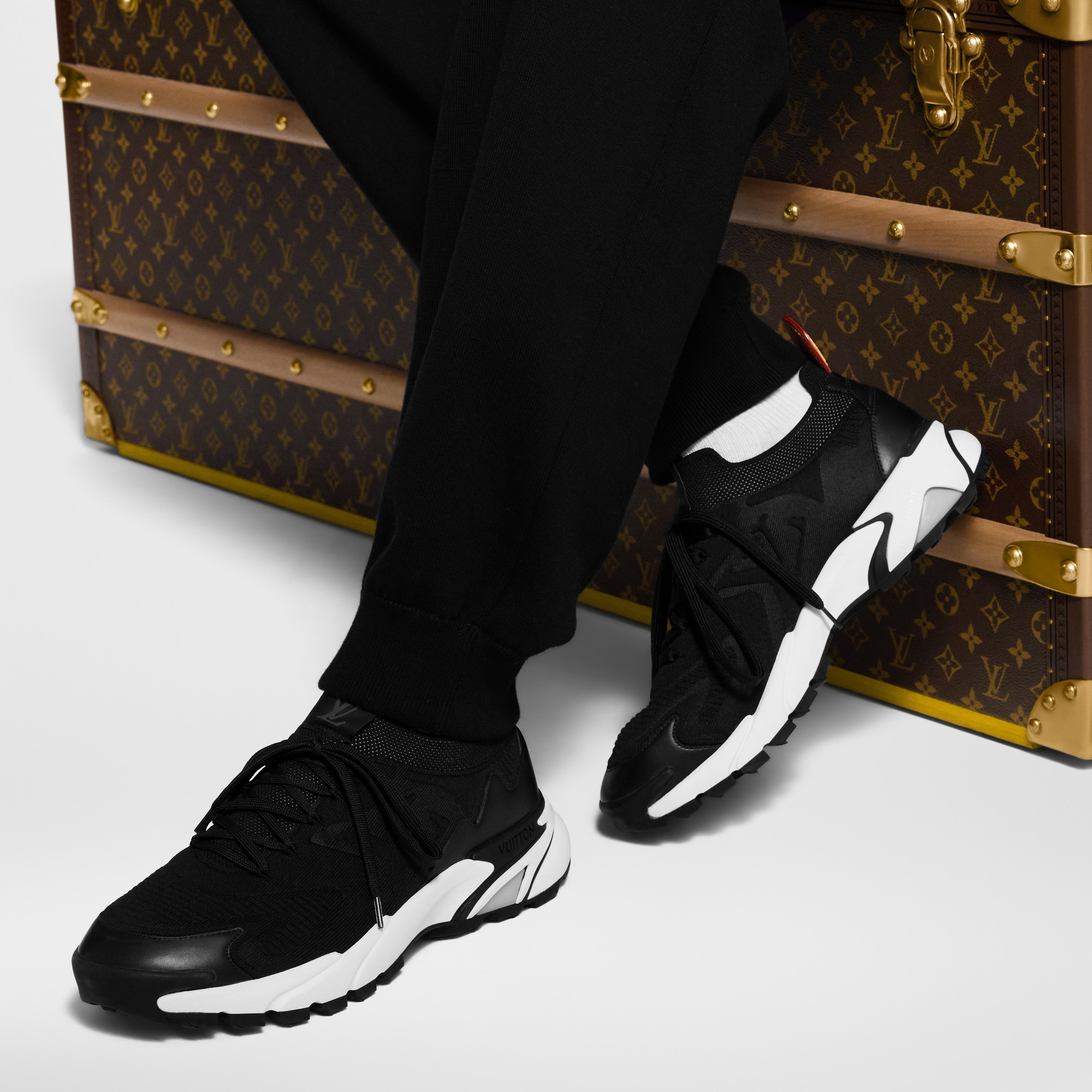 LV Runner Tatic Sneaker - 7