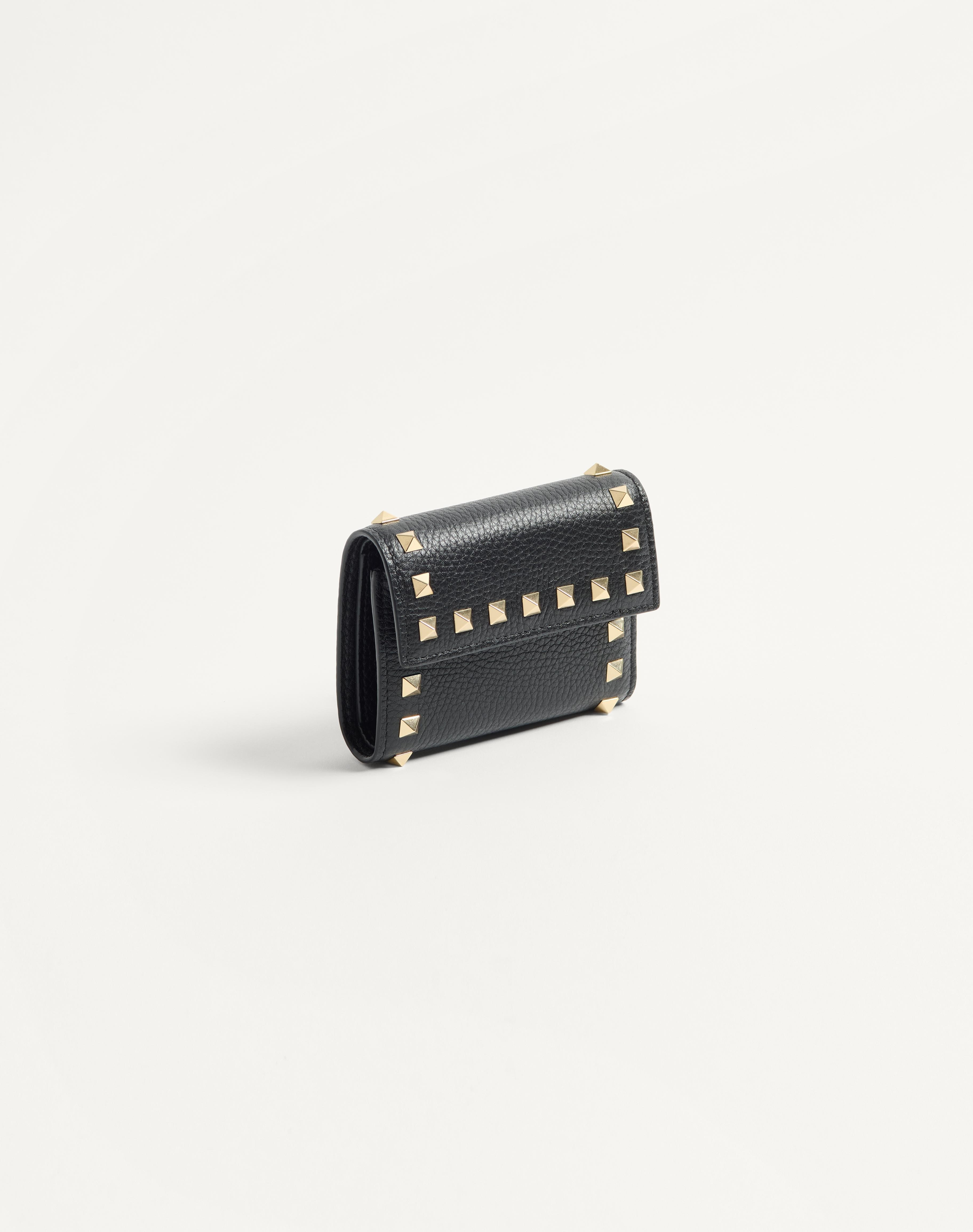 ROCKSTUD TRIFOLD WALLET IN GRAINY CALFSKIN - 4