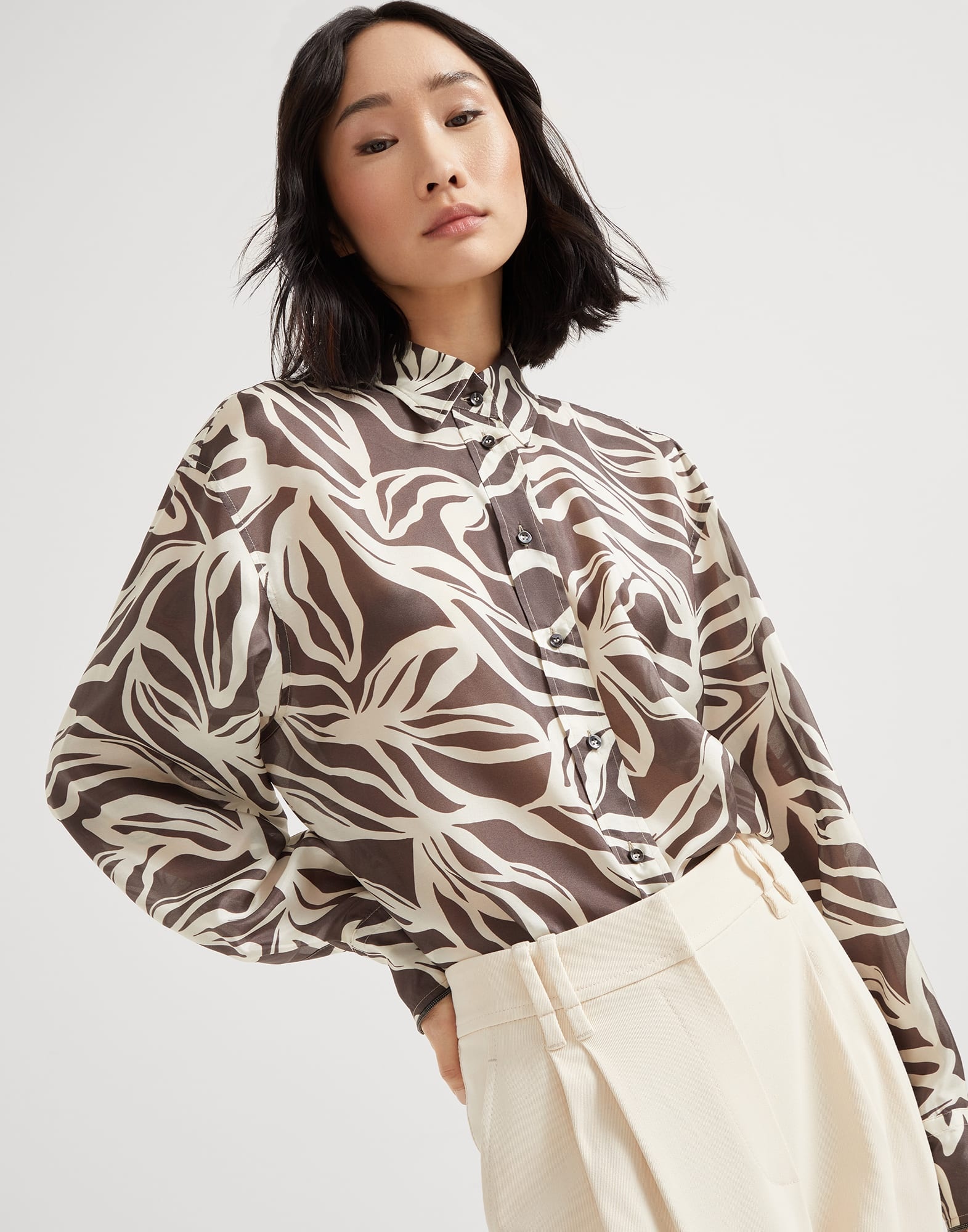 Silk floral print pongée shirt with shiny cuffs - 4