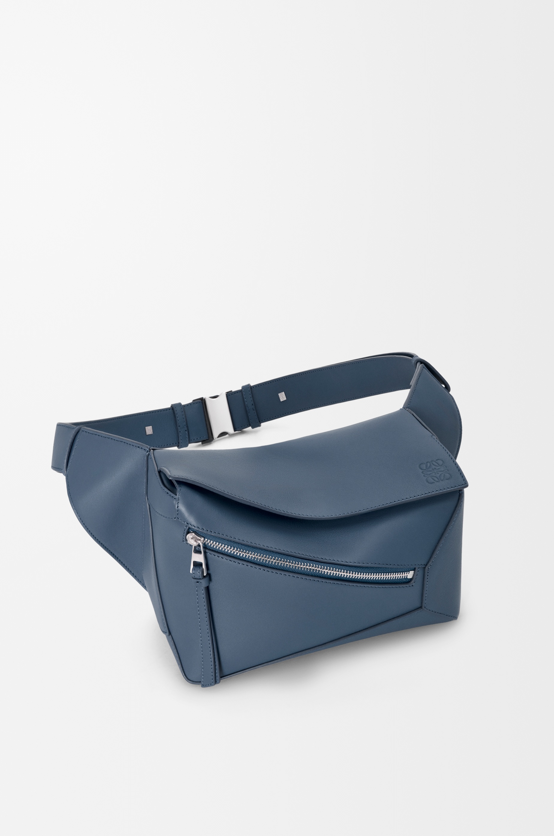 Small Puzzle bumbag in classic calfskin - 3