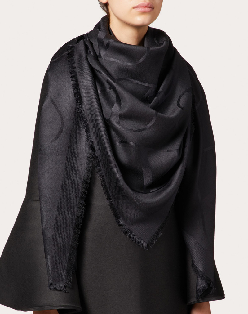 VLogo Signature shawl 140x140 cm / 55.1x55.1 in. 5