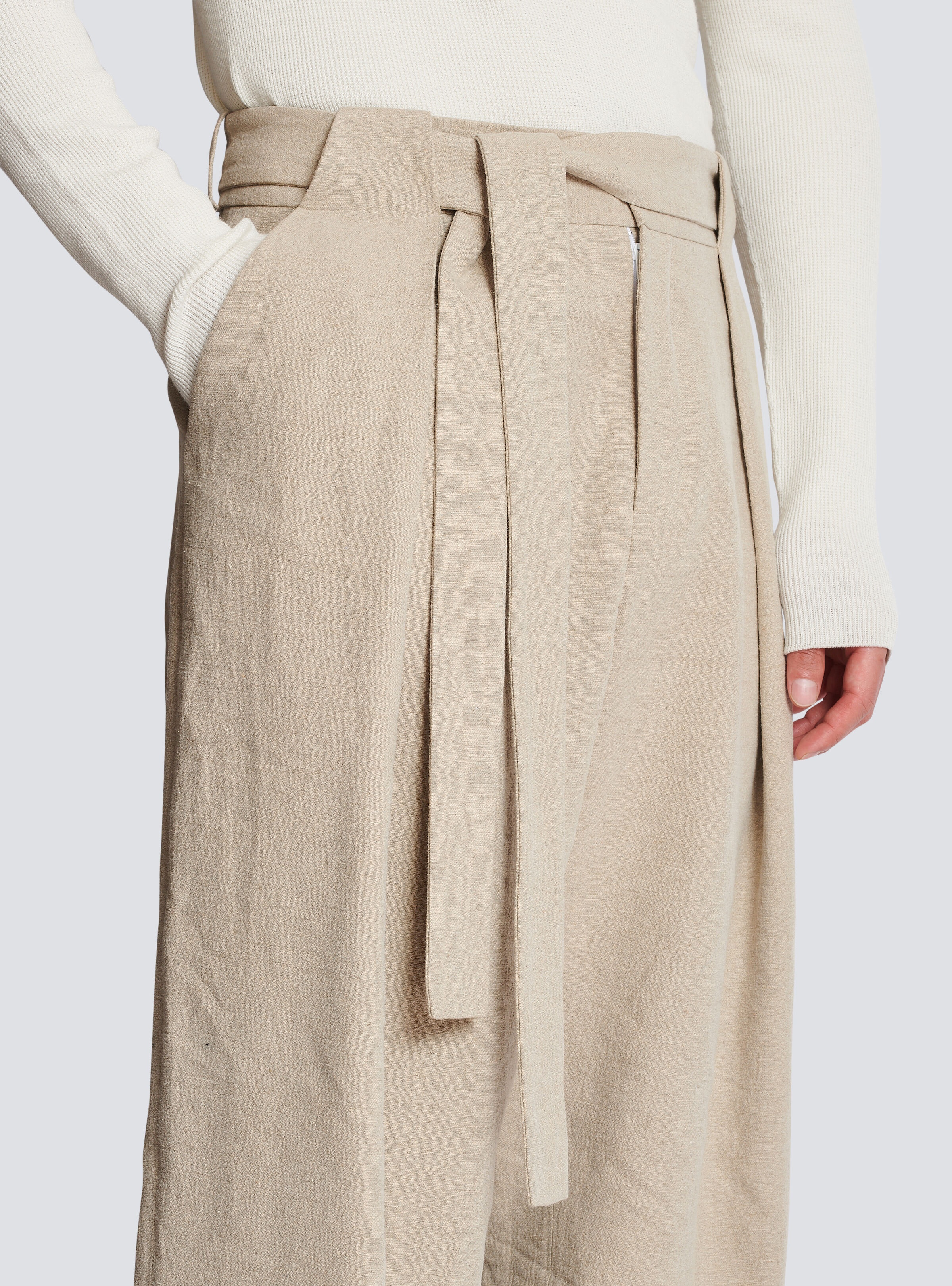 Loose-fitting linen trousers - 6