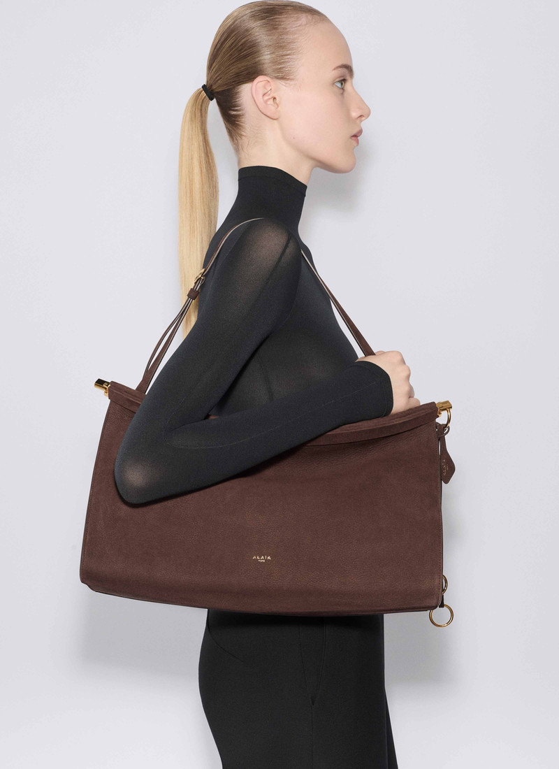 Alaïa LE CLICK EAST WEST LARGE BAG IN NUBUCK outlook