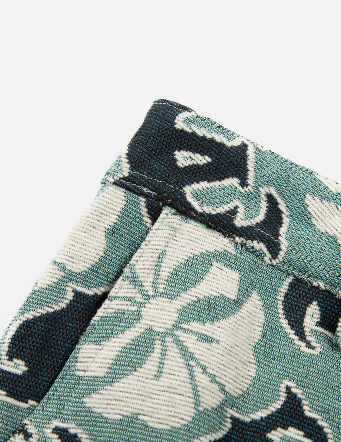 Allover Kamon and Logo Jacquard Wide Leg Tapestry Cargo Pants - 5