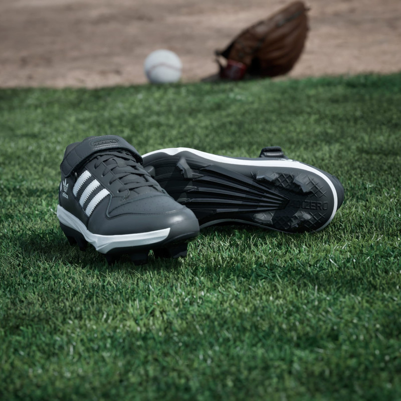 Forum TPU Baseball Cleats 3