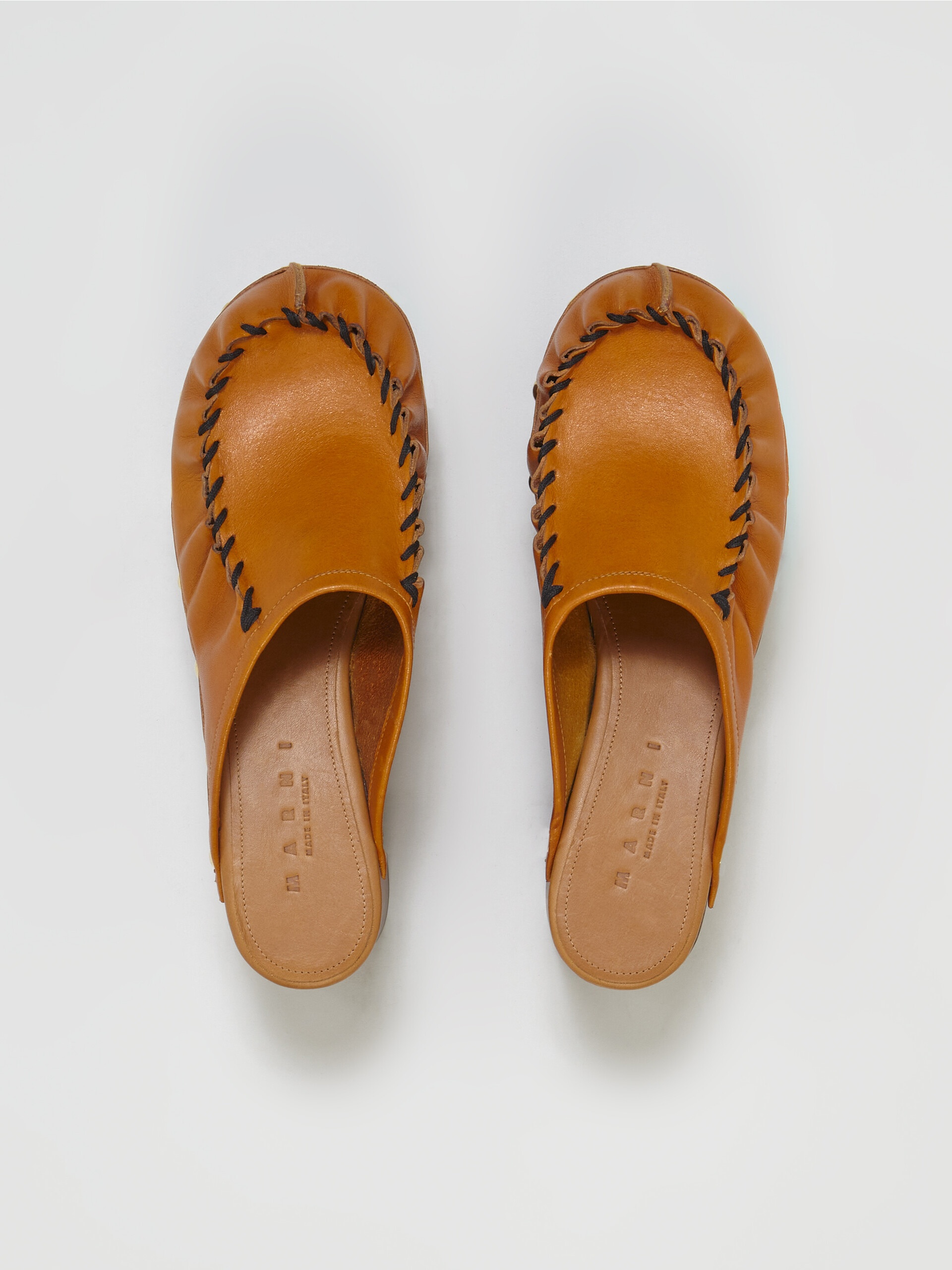 VEGETABLE-TANNED LEATHER SABOT - 4