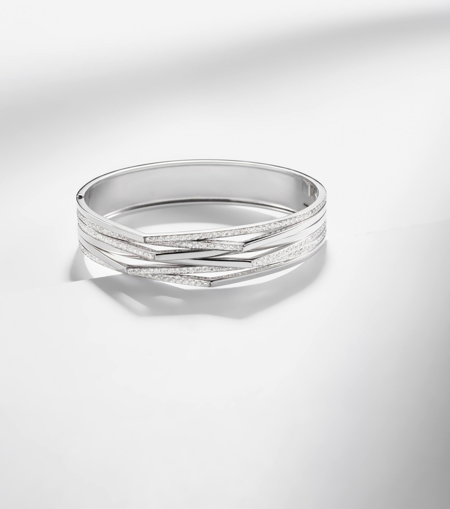 Antifer 18kt white gold cuff bracelet with diamonds - 5
