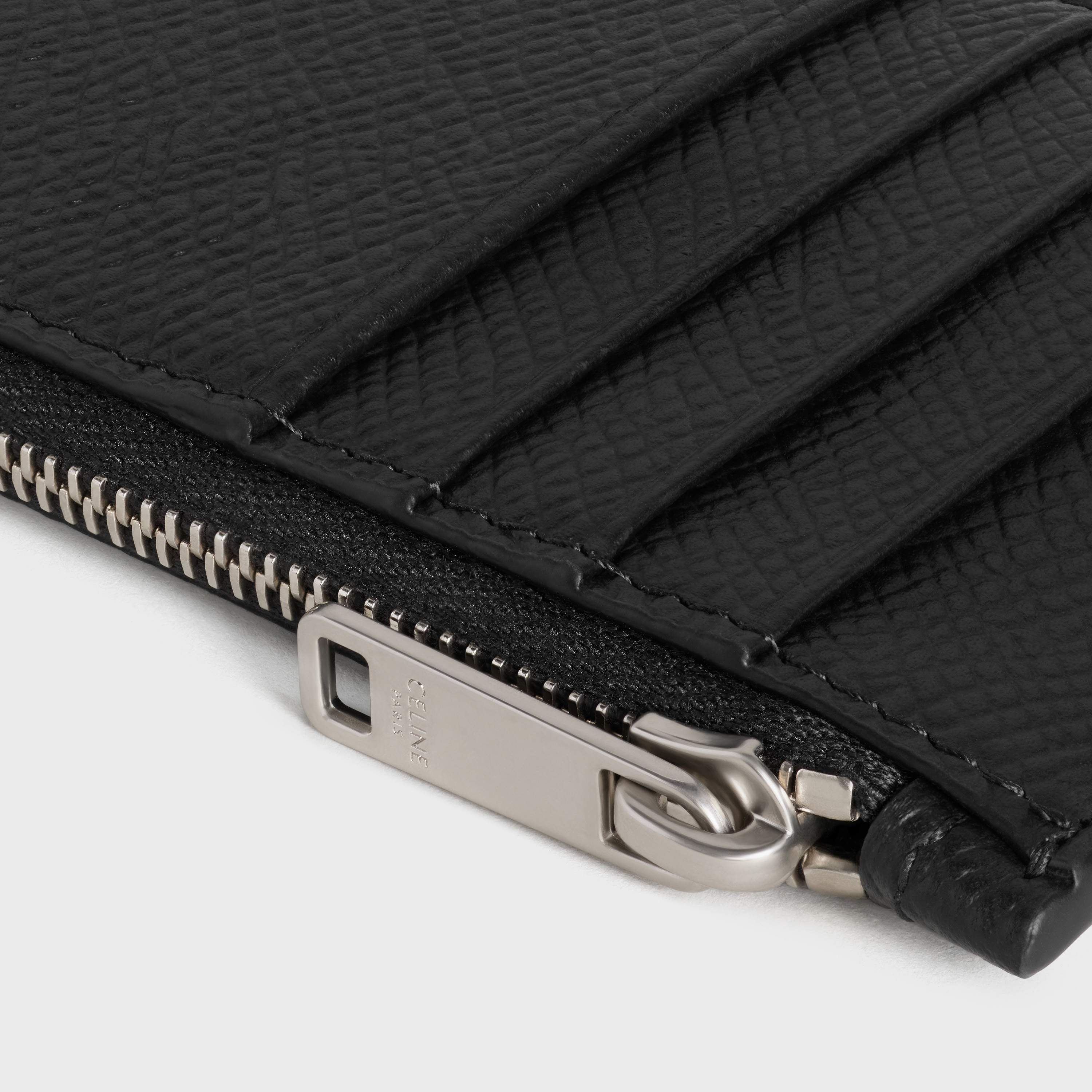 Zipped compact card holder in Grained calfskin - 4