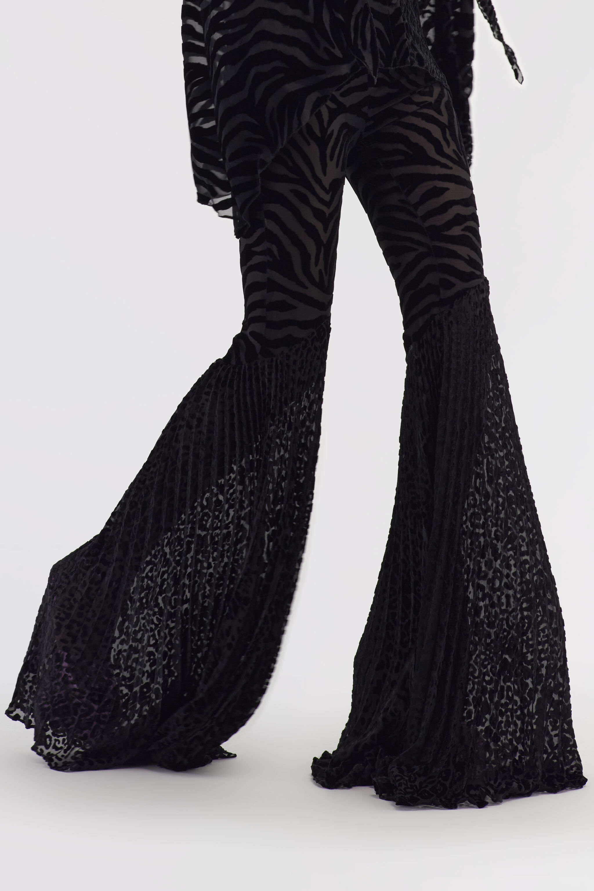 Velvet pants with Ray of Gold print - 5