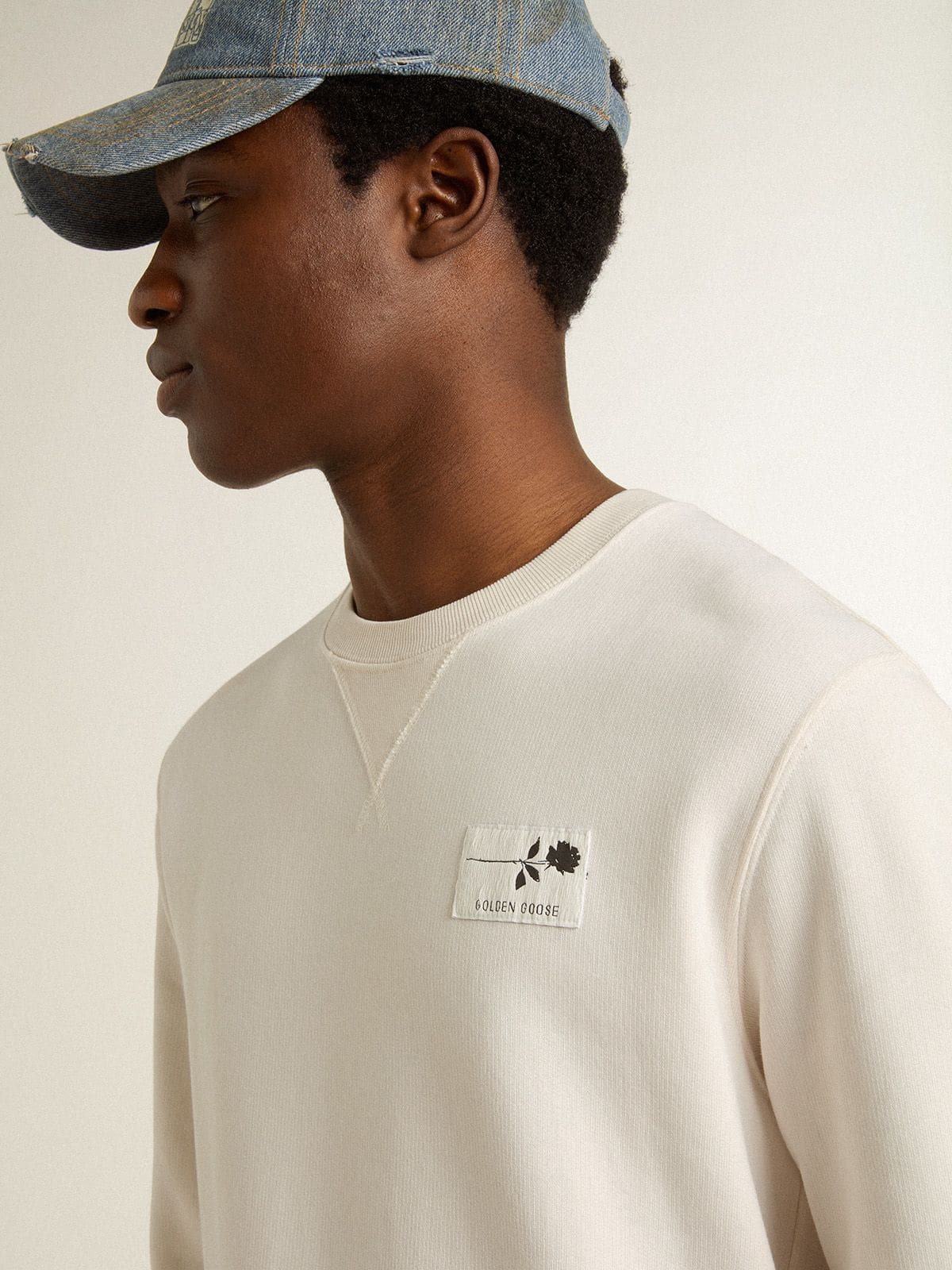 Men's white cotton sweatshirt with print on the back - 5