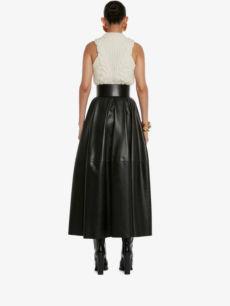 Women's Wool Cable Sleeveless Jumper in Ivory 4