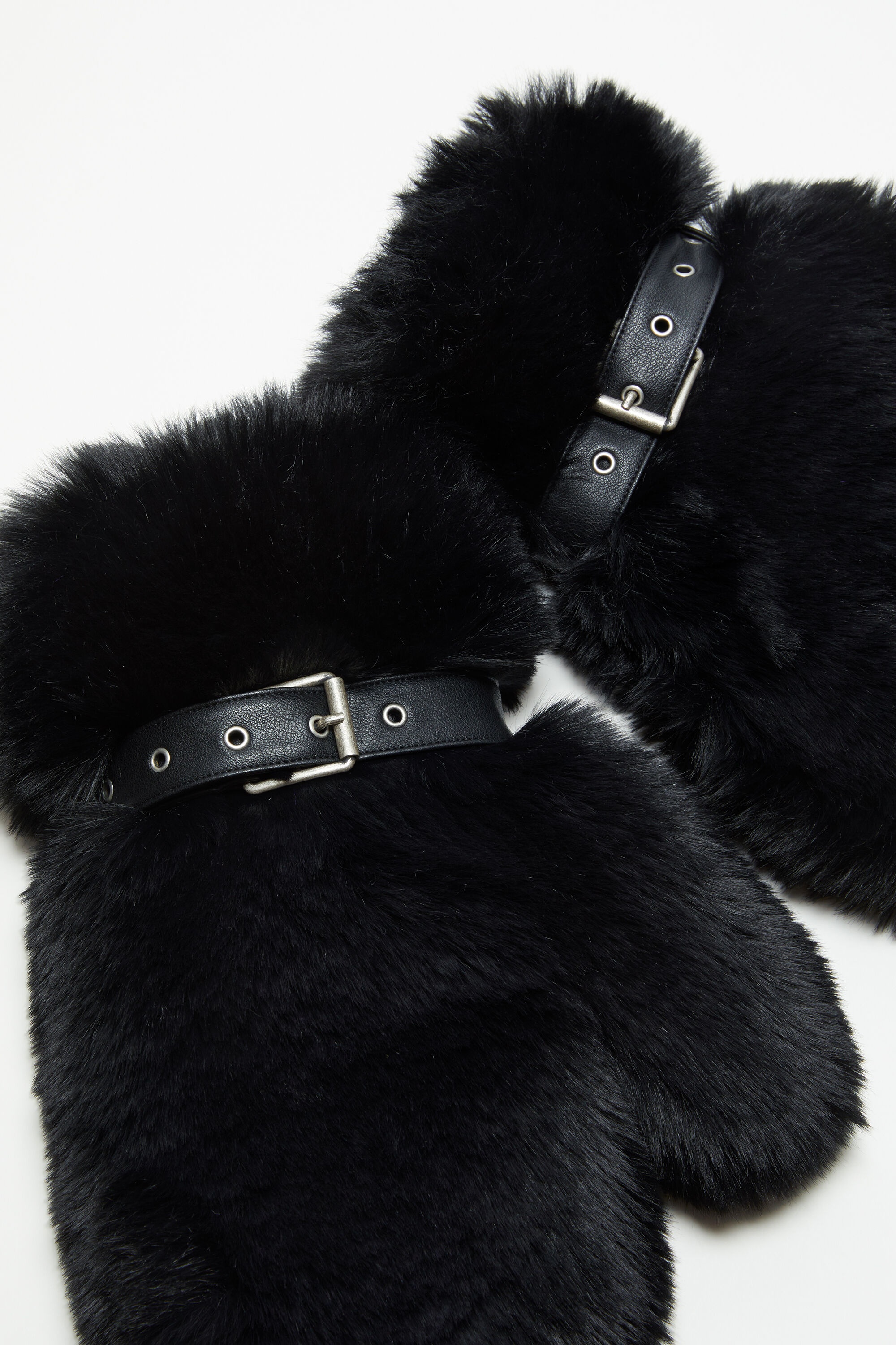Fluffy buckle mittens - Black - 4