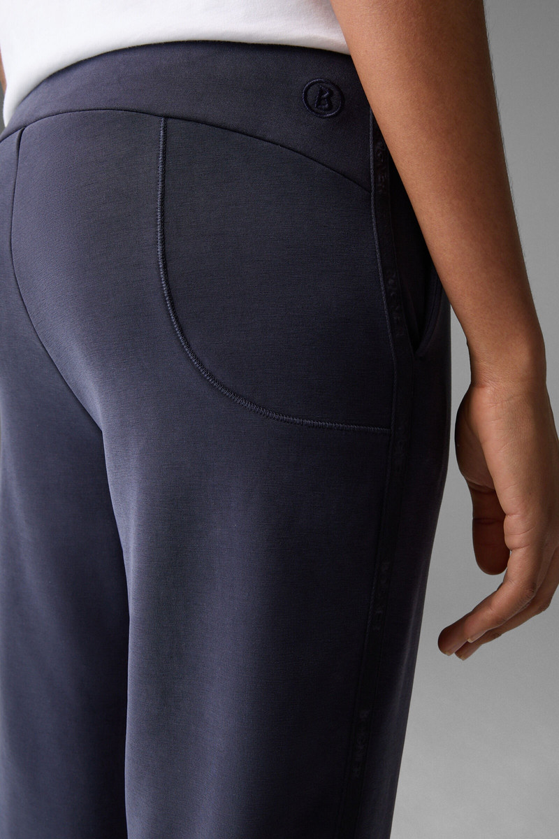 Linna Sweatpants in Navy blue 5