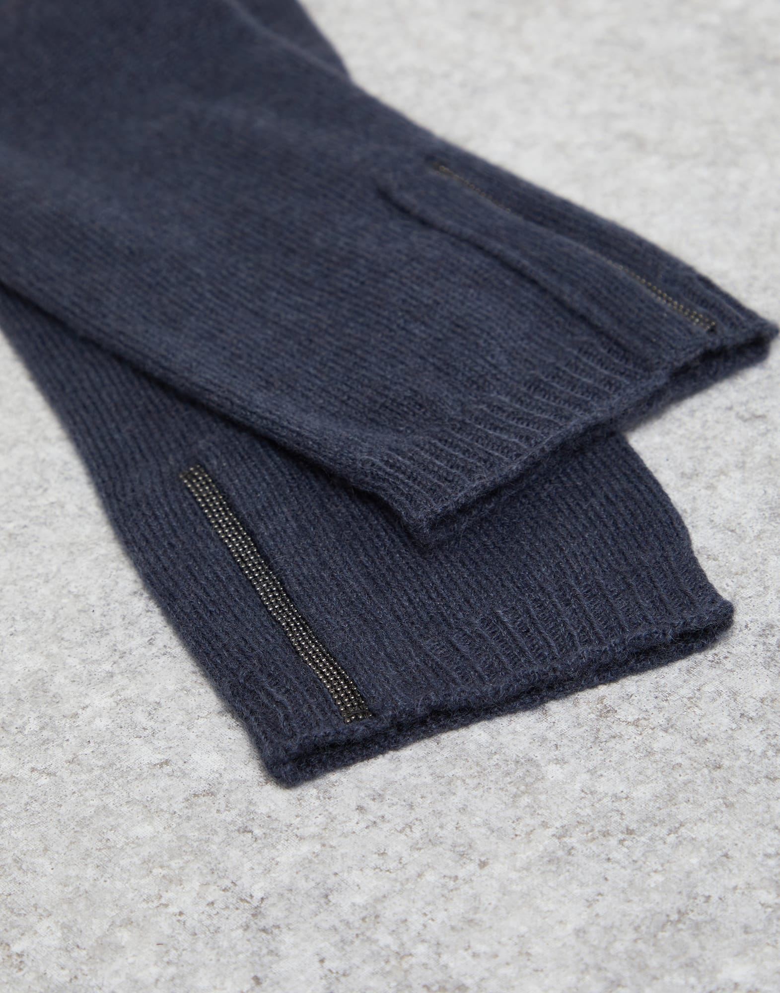 Cashmere knit gloves with monili - 2