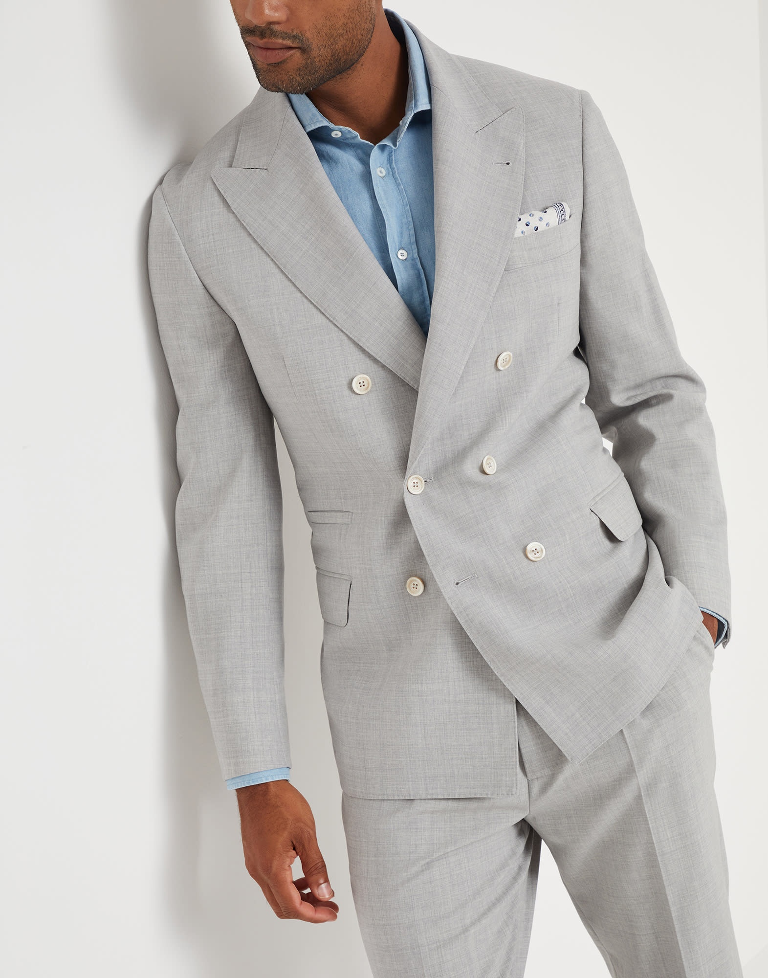 Natural comfort virgin wool fresco suit with one-and-a-half breasted jacket and pleated leisure fit  - 3