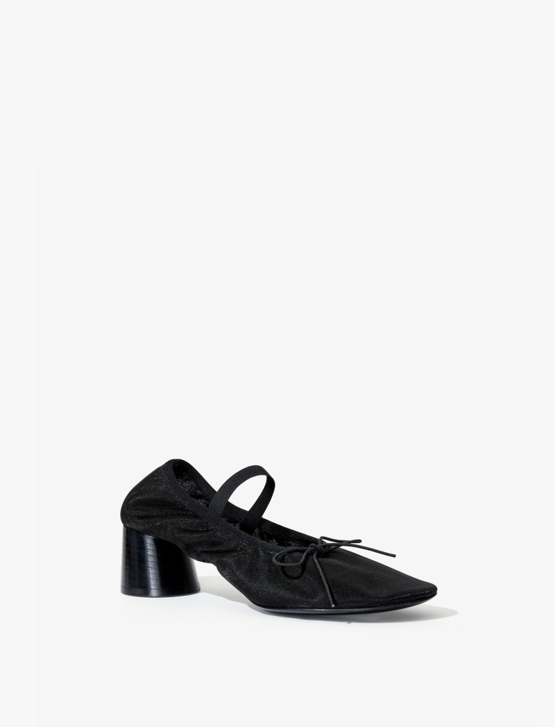 Glove bow pumps 1