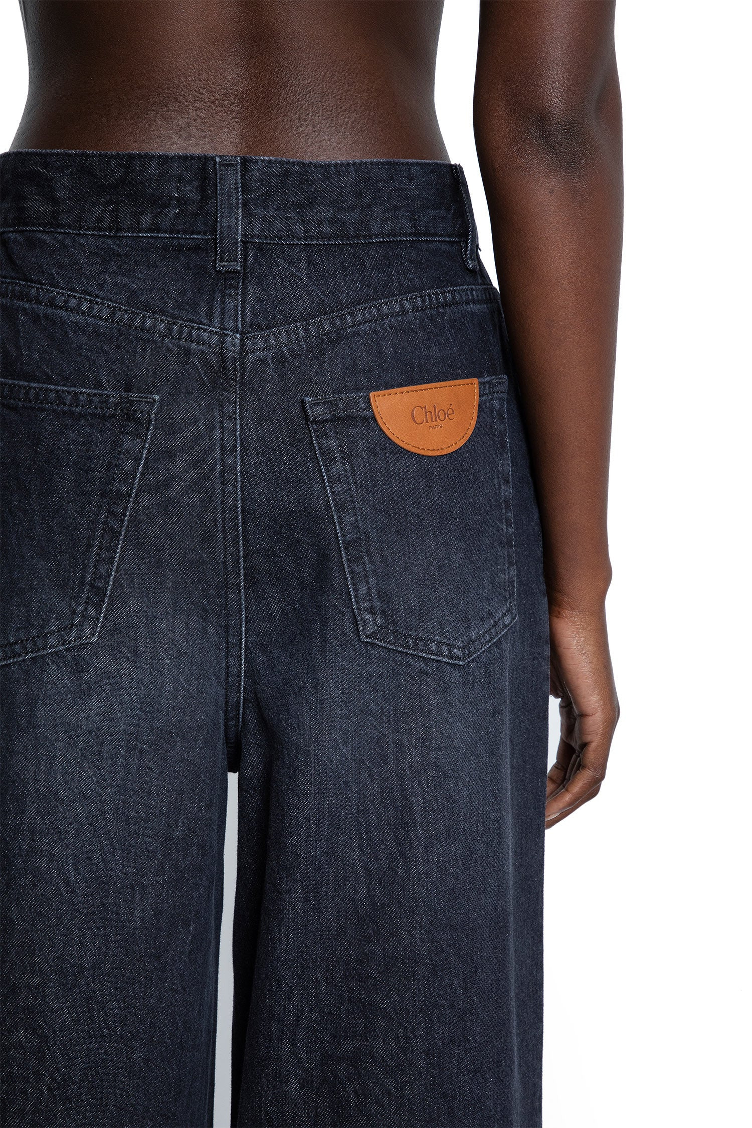 High-Rise-Wide-Leg-Jeans - 5