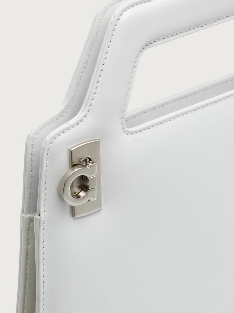 Wanda North-South top handle 7