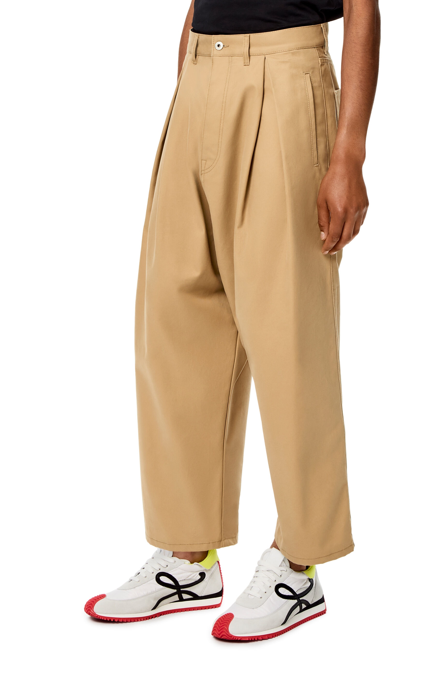 Low crotch trousers in cotton - 3