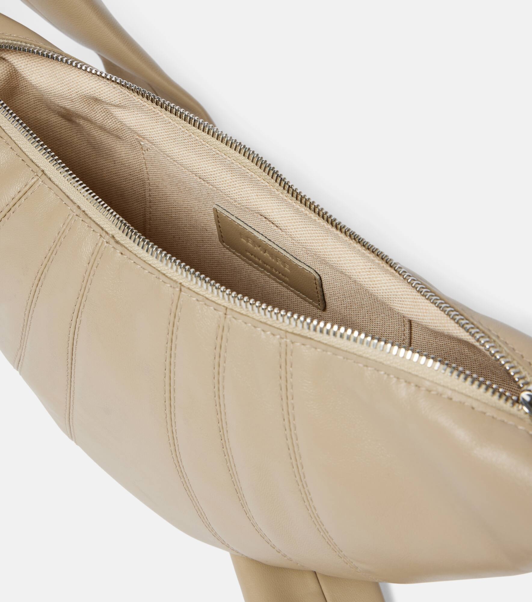 Croissant Small leather shoulder bag - 3