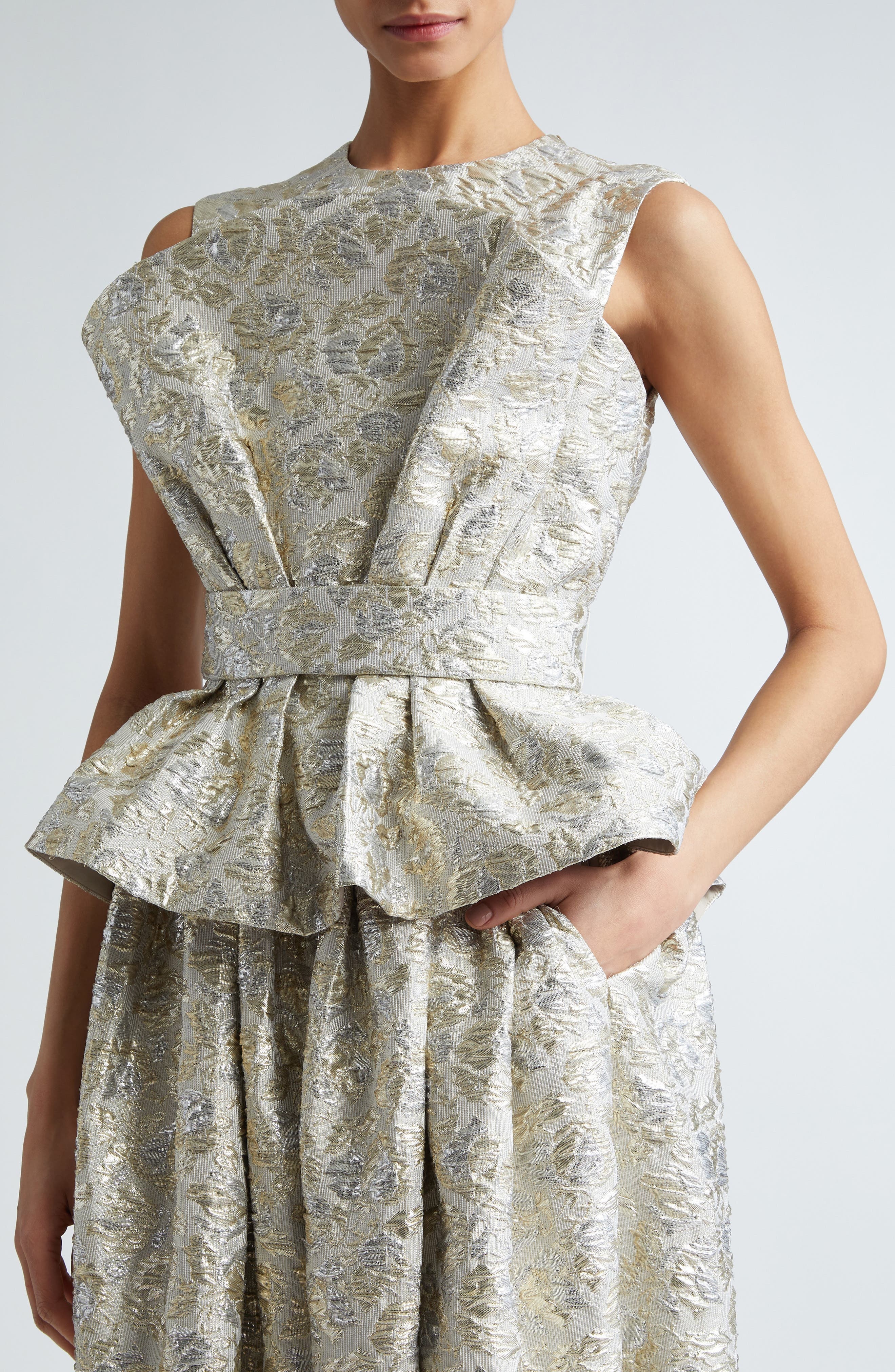 Sleeveless Metallic Cloqué Peplum Cocktail Dress - 4
