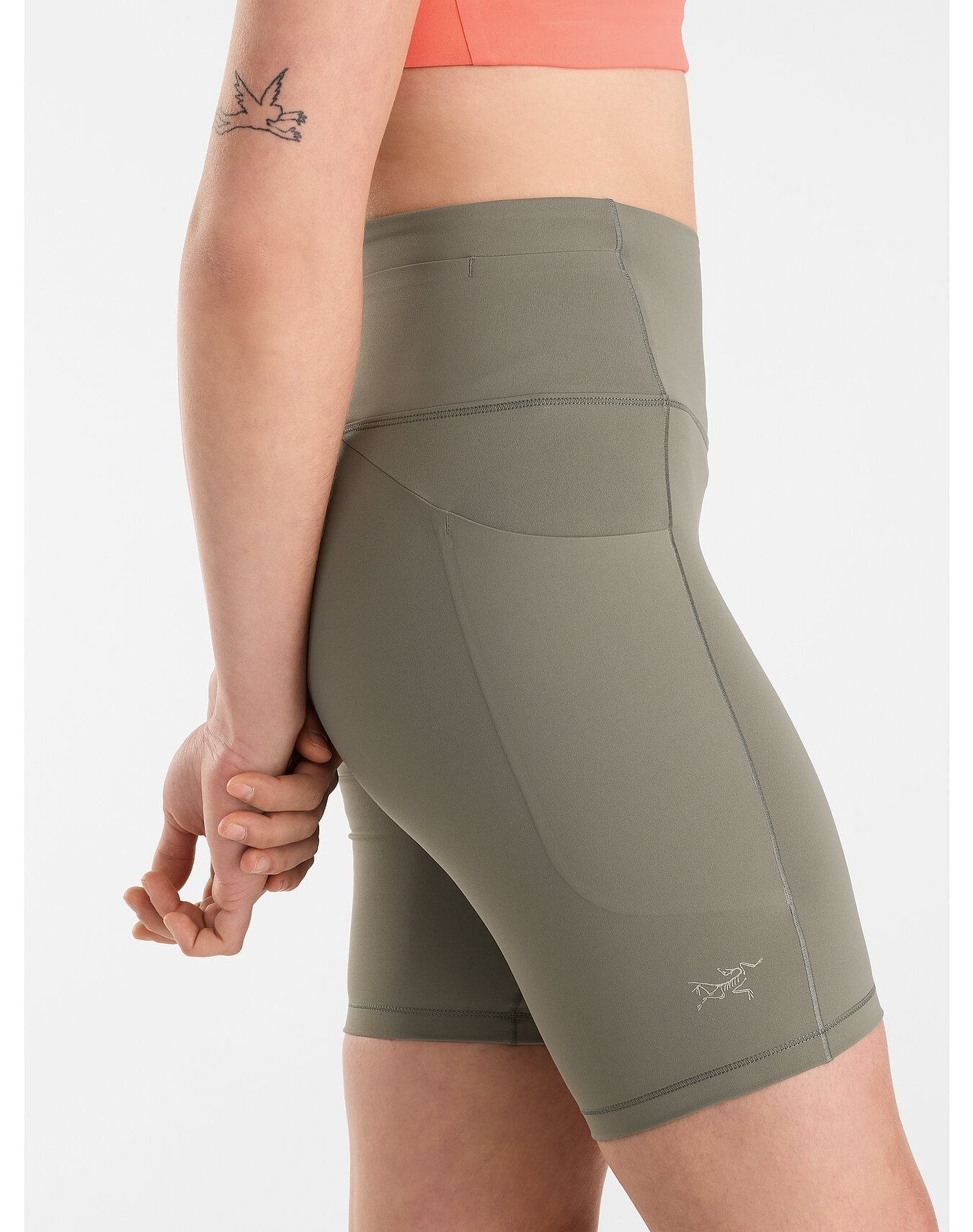 Essent High-Rise Short 8" - 6