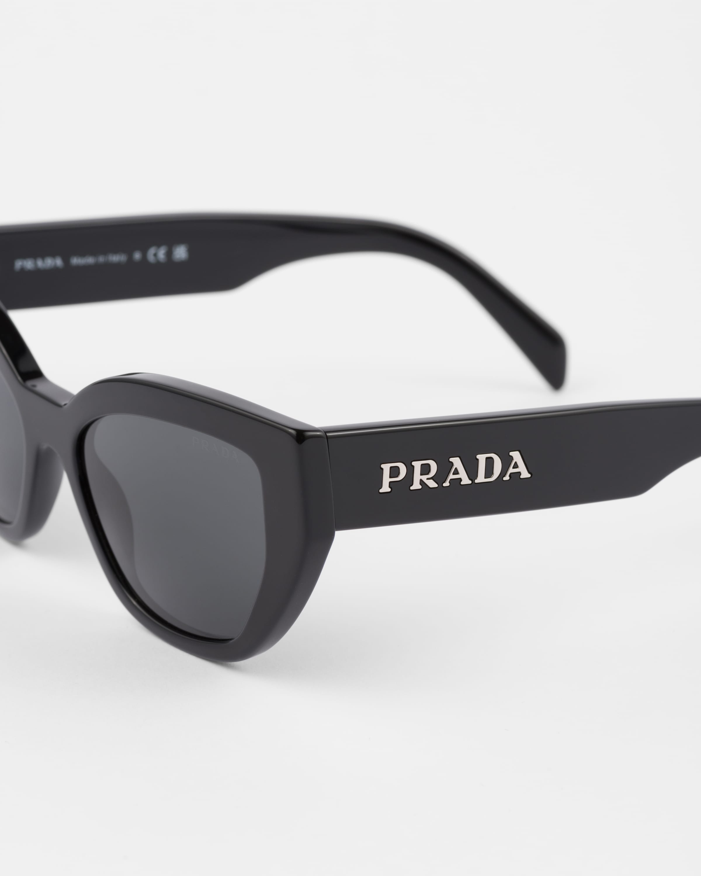 Prada Sunglasses with Prada logo | REVERSIBLE