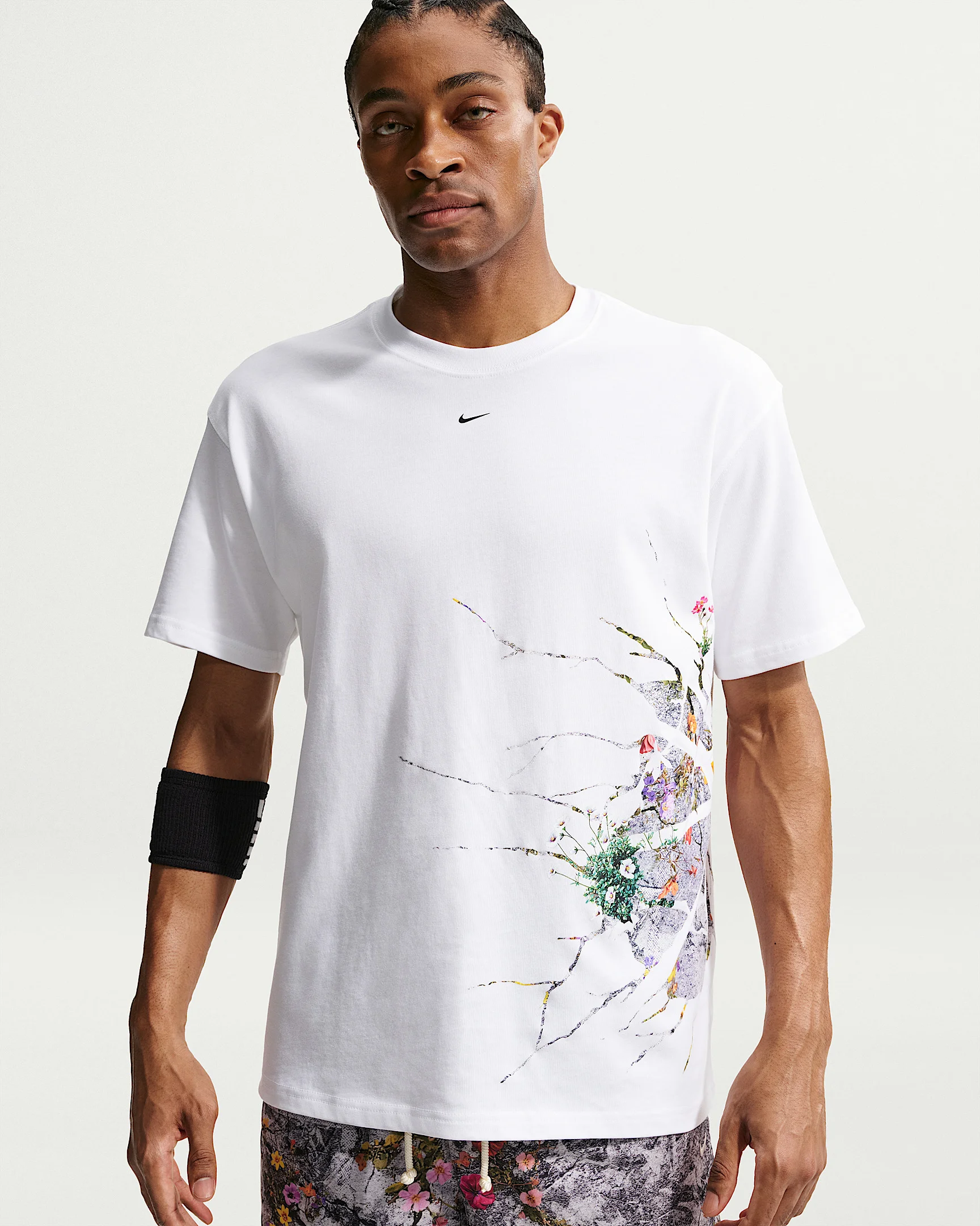 Nike Men's Basketball T-Shirt - 1