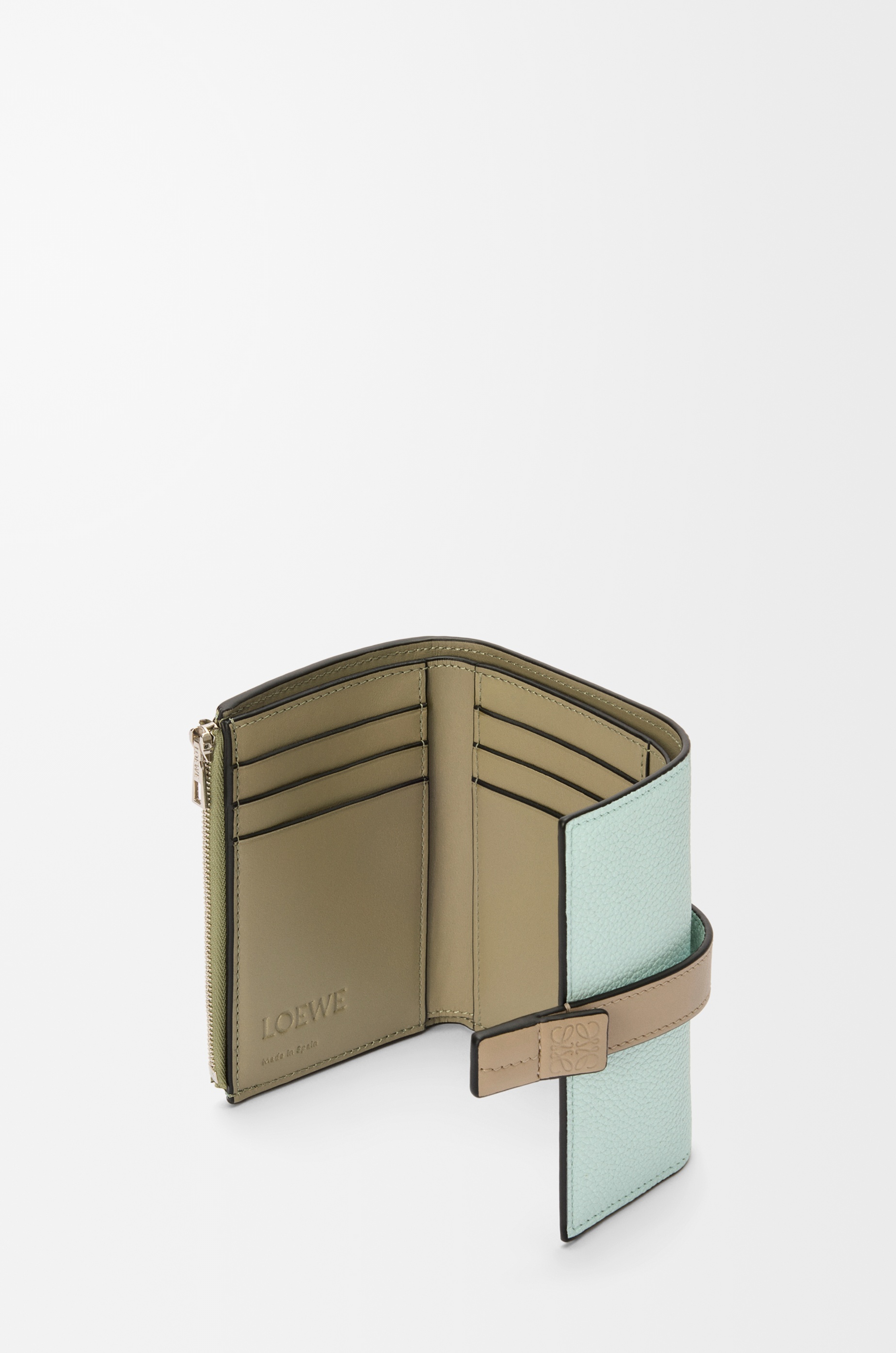 Small vertical wallet in soft grained calfskin - 3