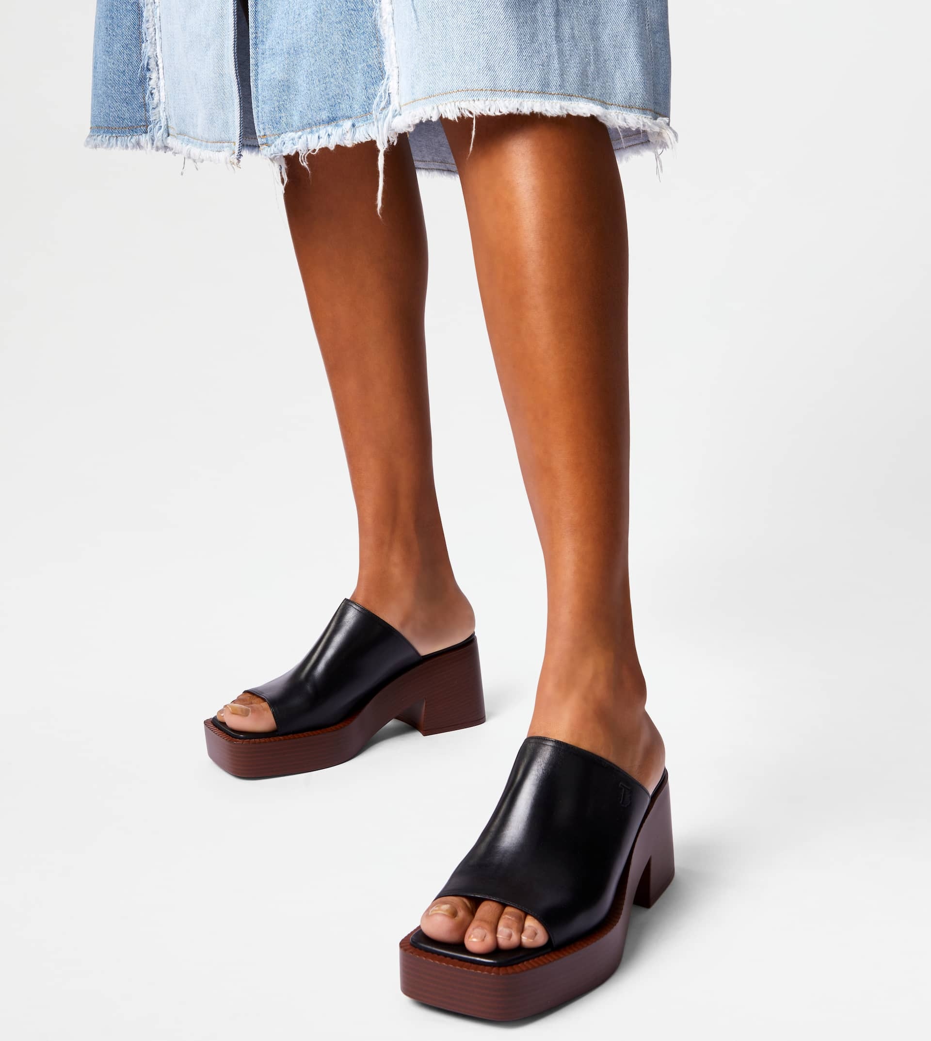 PLATFORM MULES IN LEATHER WITH HEEL - BLACK - 2