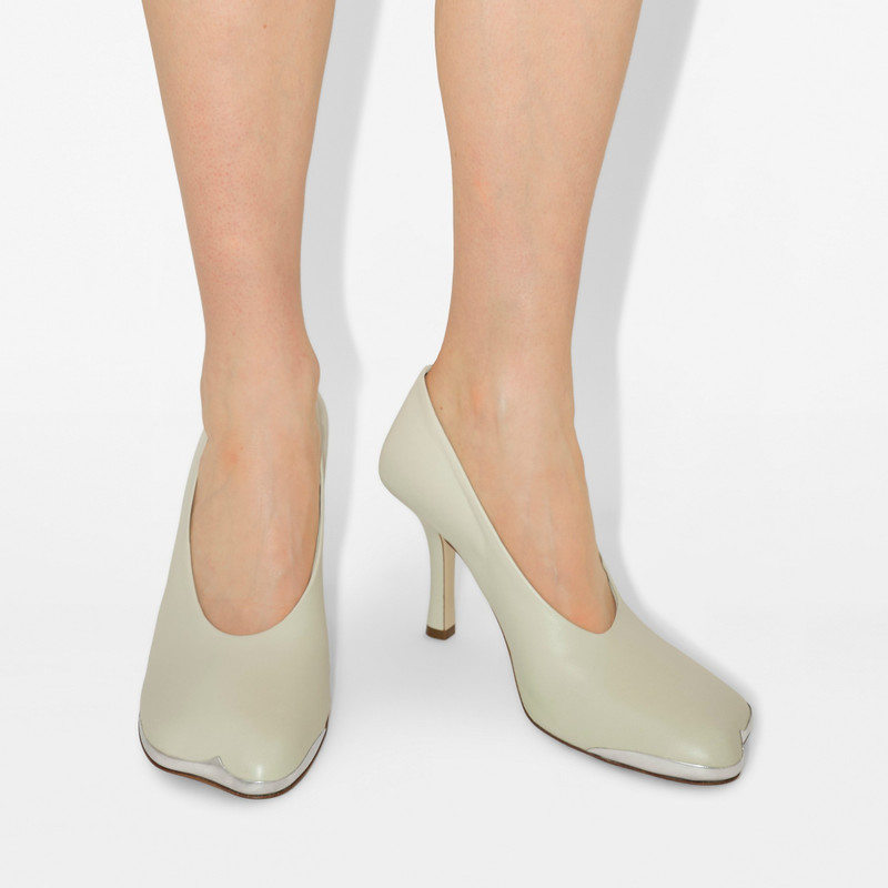 Leather Duck Pumps 7