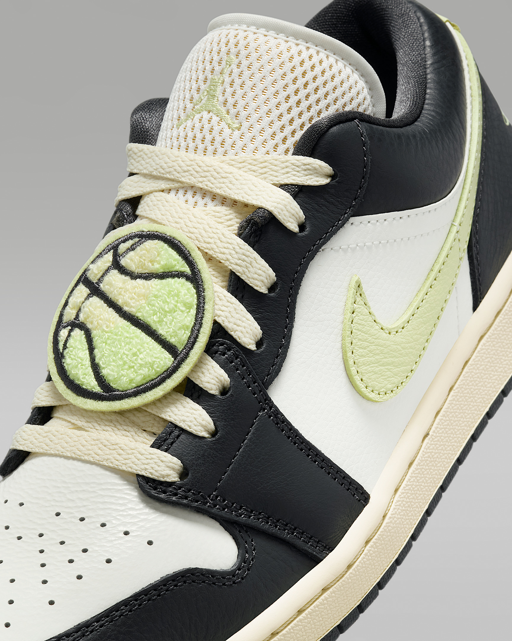Air Jordan 1 Low SE Women's Shoes - 7