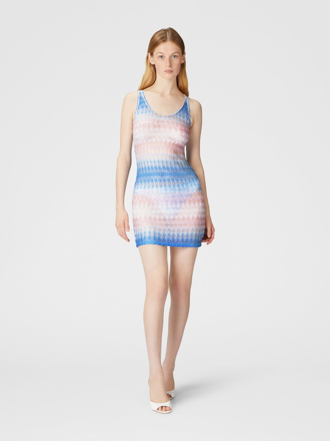 Short cover-up with halter neck and dégradé pattern - 2