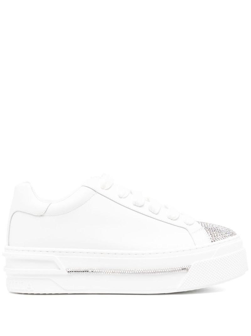 lace-up fastening trainers 1